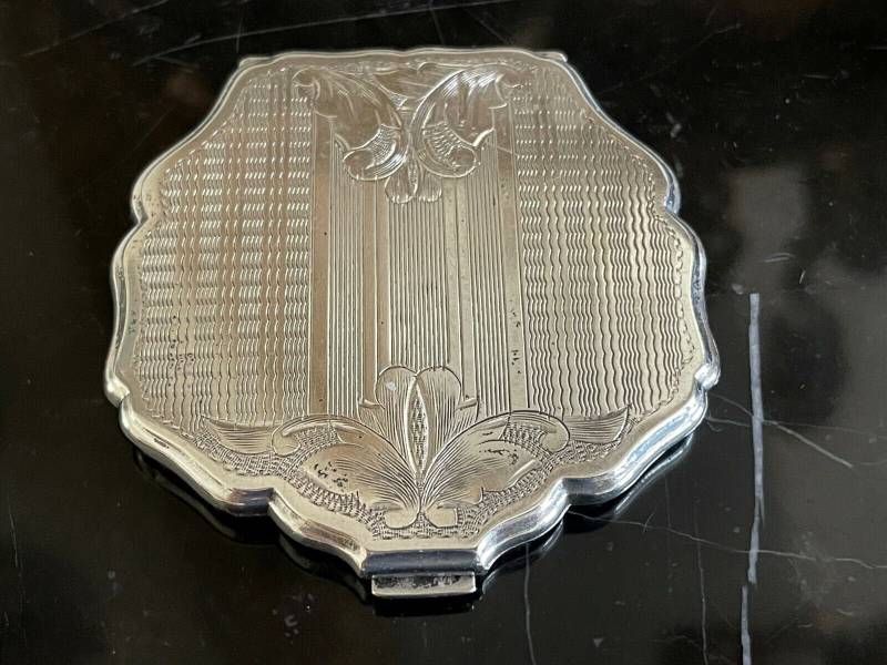Vintage Massiver Sterling Silber Compact Mit Markenzeichen 103 Gramm von Etsy - AccentsAntiquesMore