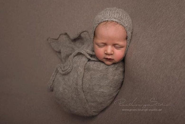Neugeborenen Outfit, Neugeborenen Requisiten, Wraps Neugeborene, Baby Wrap, Strick Wrap, Baby Wrap, Neugeborenen Mütze, Neugeborenen Foto Requisite Neugeborenen Outfit, Neugeborenen Requisiten, Wraps Neugeborene, Baby Wrap, Strick Wrap, Baby Wrap, Neugeborenen Mütze, Neugeborenen Foto Requisite von Etsy - Adaphotoprops