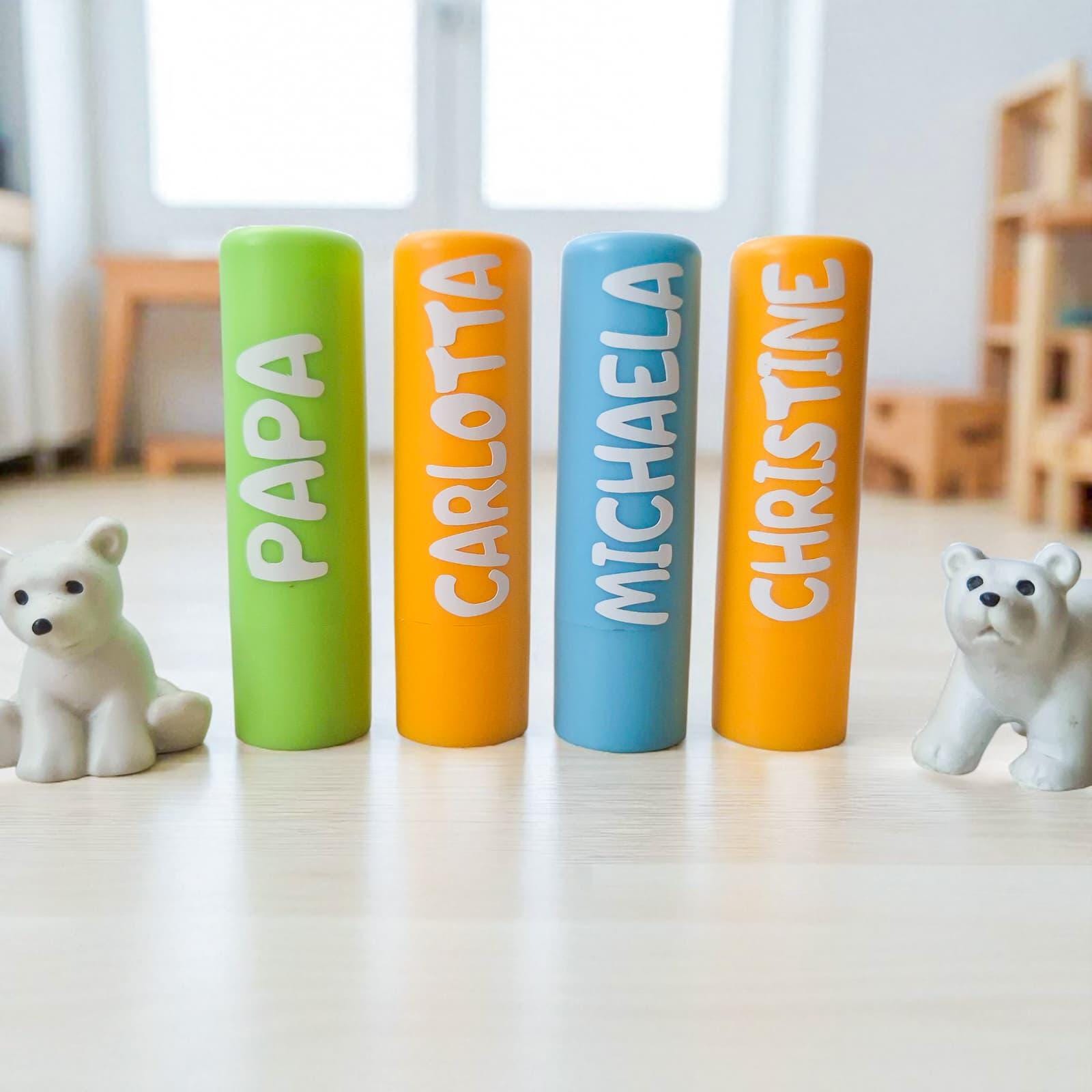 Personalisierter Lippenbalsam, Lippenpflege Mit Name, Kinder Party Mitgebsel, Schulanfang Geschenk, Nikolaus Füllung Personalisierter Lippenbalsam, Lippenpflege Mit Name, Kinder Party Mitgebsel, Schulanfang Geschenk, Nikolaus Füllung von Etsy - AddamsGermany