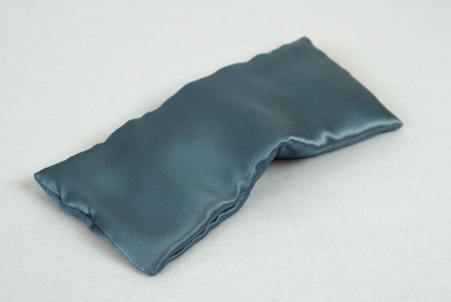 Pure Silk Augenkissen, Abnehmbarer Bezug Aus Rauchblauer Seide, Hypoallergen, Für Empfindliche Augen von Etsy - AdorabellaBaby
