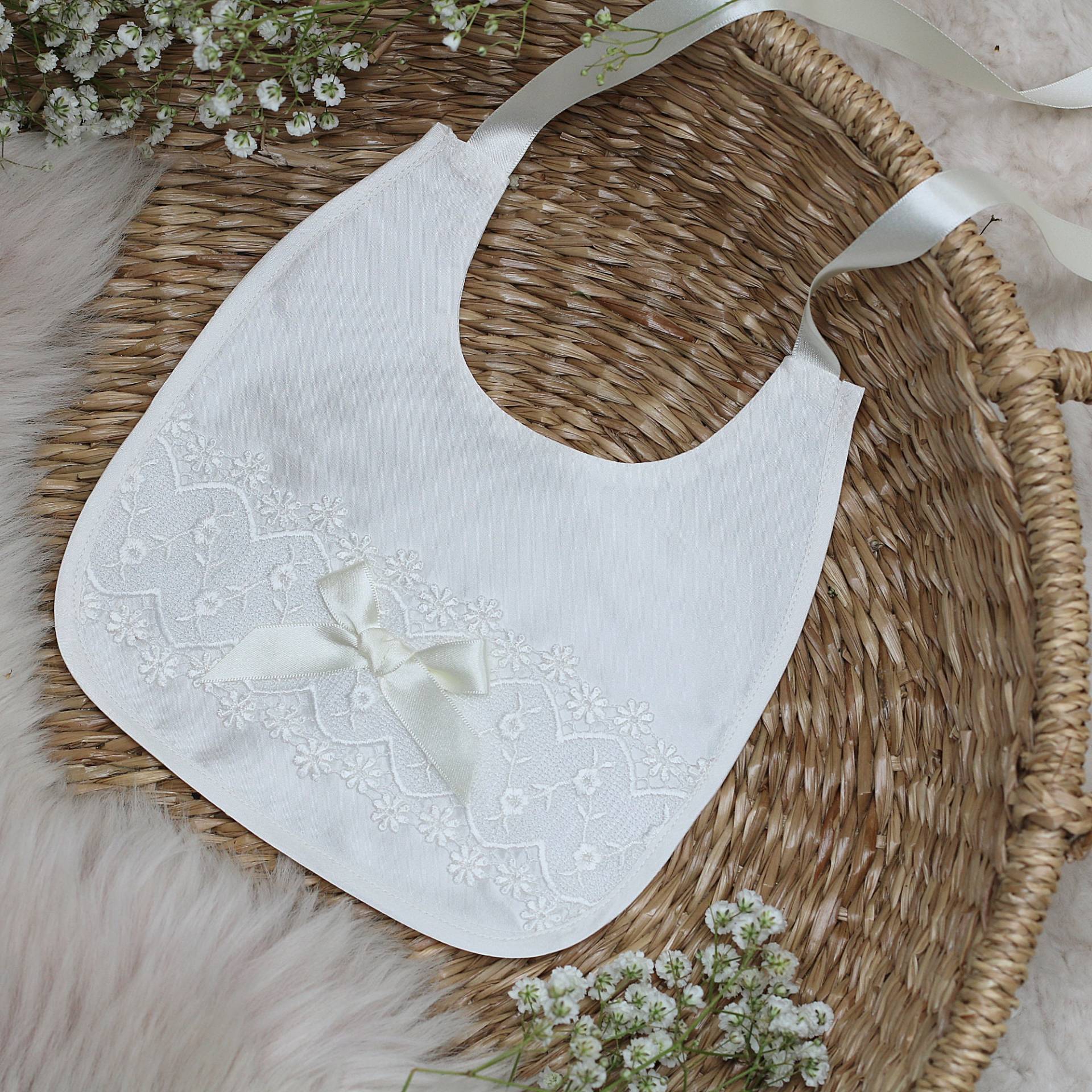 Lola Tauflätzchen - Taufzubehör Seidenlätzchen Babylätzchen Mädchenlätzchen Segenslätzchen von Etsy - AdoreBabyChristening