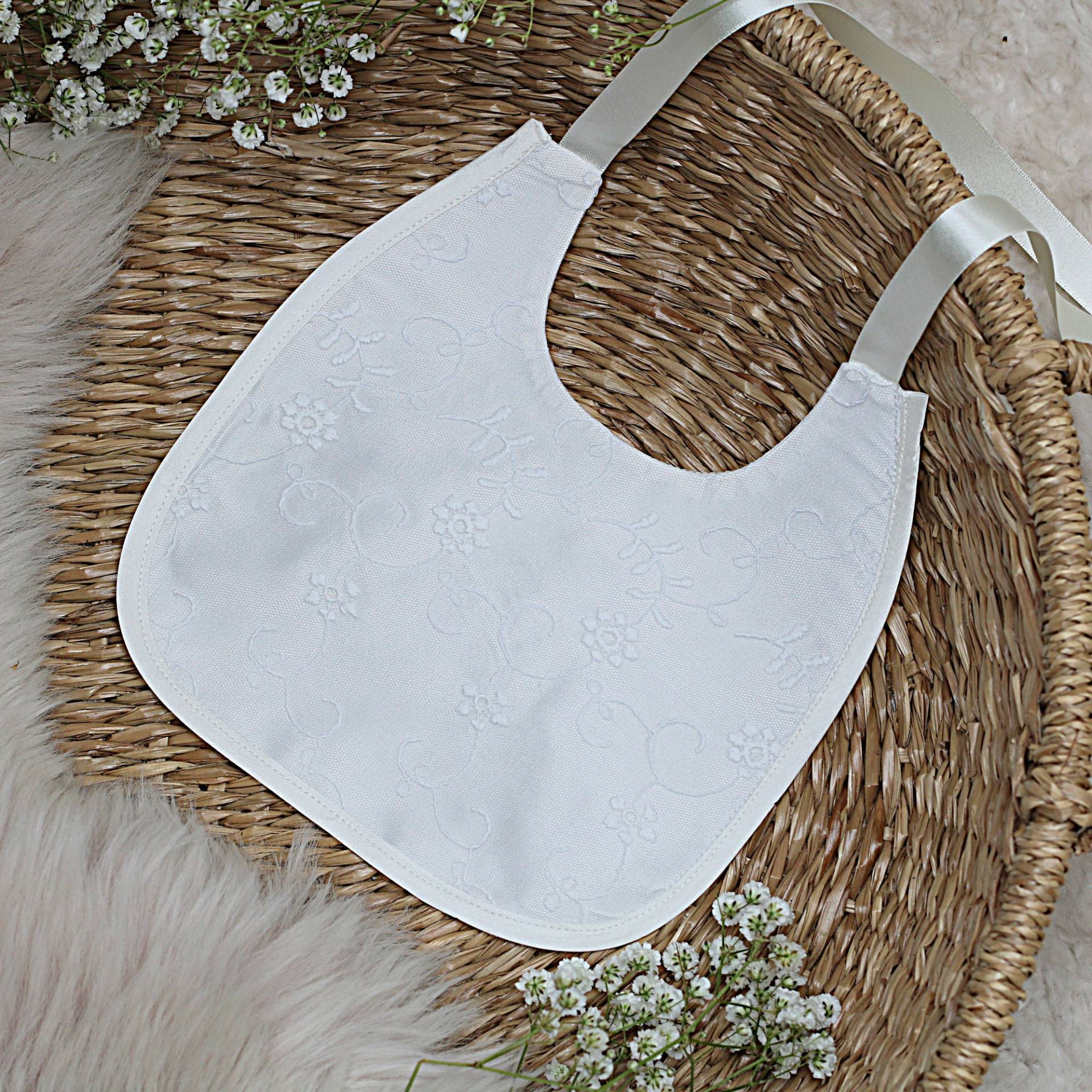 Seide Und Spitze Tauflätzchen - Ava Lätzchen von Etsy - AdoreBabyChristening