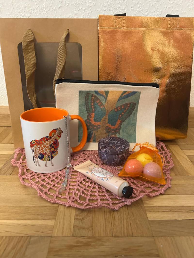 Geschenkset Tasse Giraffe von Etsy - AlinaGordonDesign