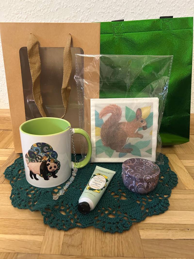 Geschenkset Tasse Panda von Etsy - AlinaGordonDesign