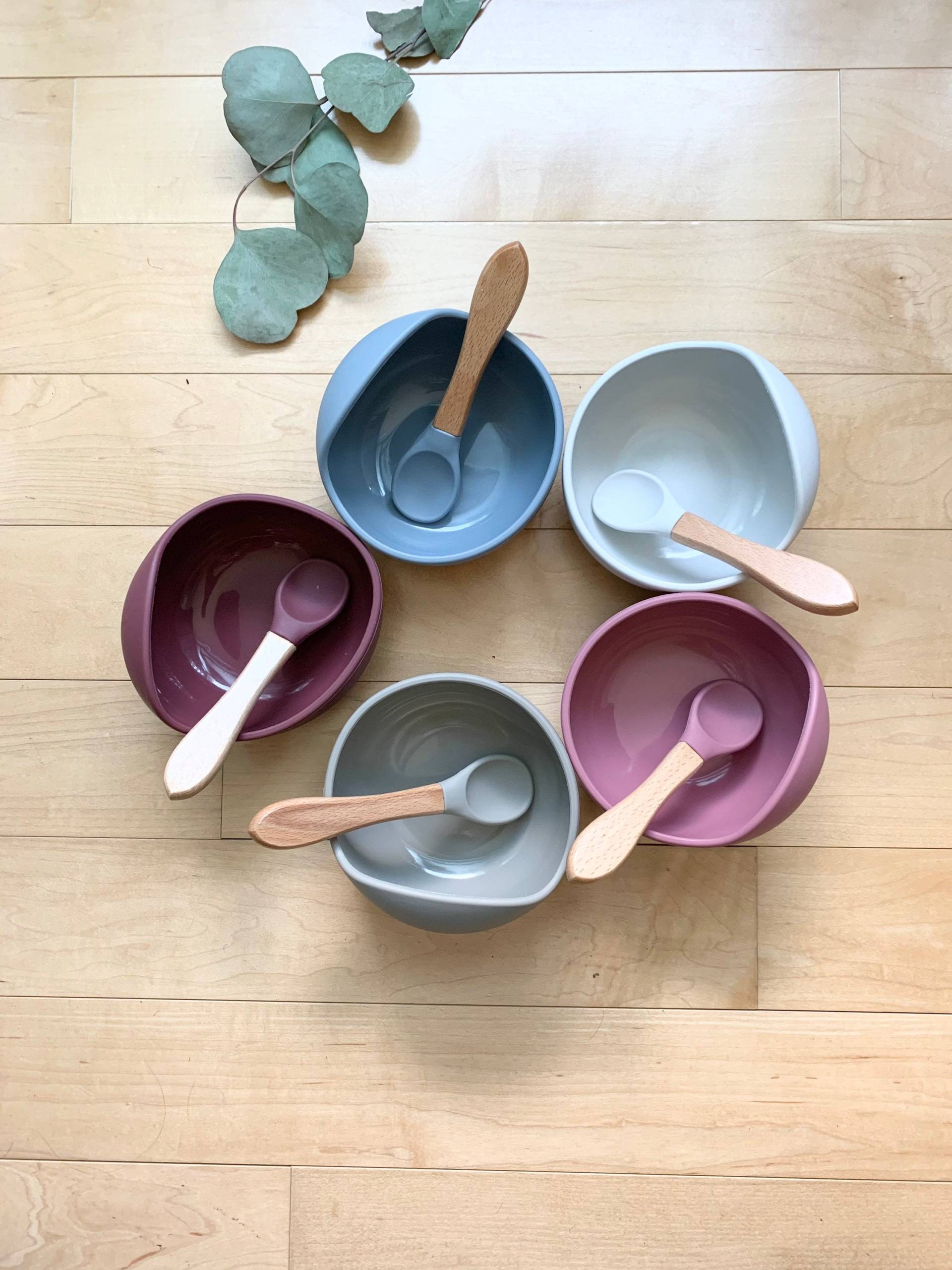 Baby-Sahneschüssel Mit Löffel Und Gravur. Personalisierte Baby-Sahneschüssel. Schieferblau, Grau, Weinrot, Altrose, Kaltes Weiß Baby-Sahneschüssel Mit Löffel Und Gravur. Personalisierte Baby-Sahneschüssel. Schieferblau, Grau, Weinrot, Altrose, Kaltes Weiß von Etsy - AlittleshopByAlex