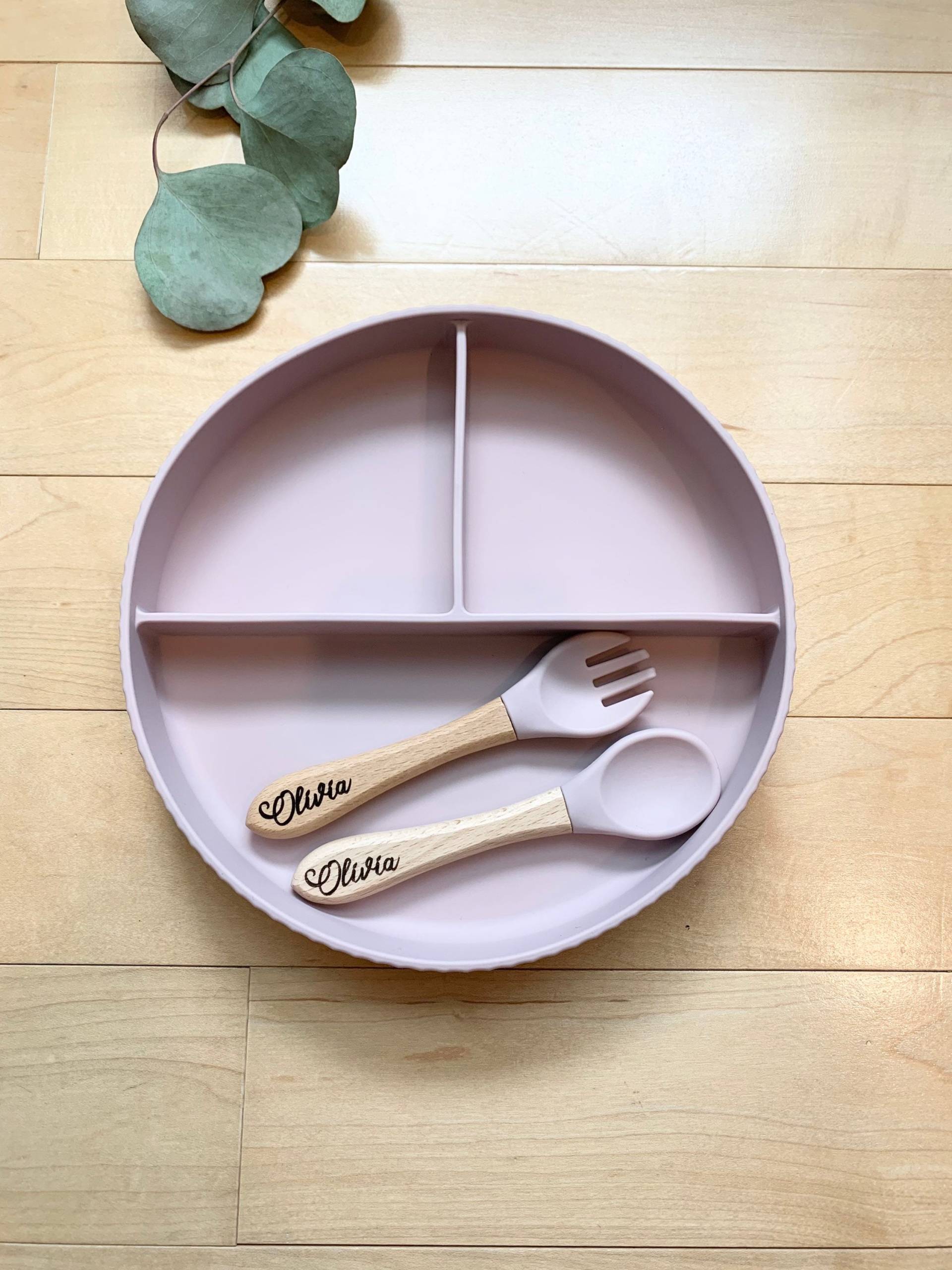 Personalisierte Baby-Teller/Gabel Löffel. Baby Ess-/Futterteller Mit Gravur. Baby-Gabel 3Tlg. Geschenk Personalisierte Baby-Teller/Gabel Löffel. Baby Ess-/Futterteller Mit Gravur. Baby-Gabel 3Tlg. Geschenk von Etsy - AlittleshopByAlex