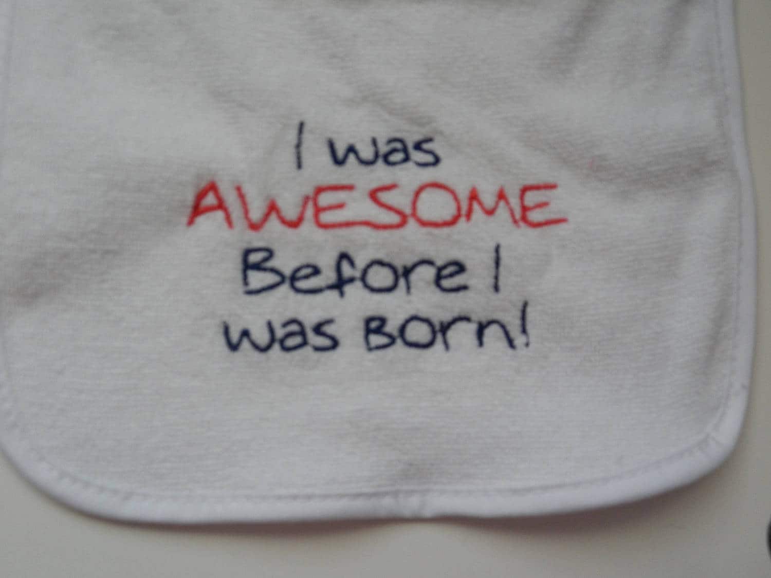 Gestickte Junge Oder Mädchen Baby Lätzchen von Etsy - AllThisNThat