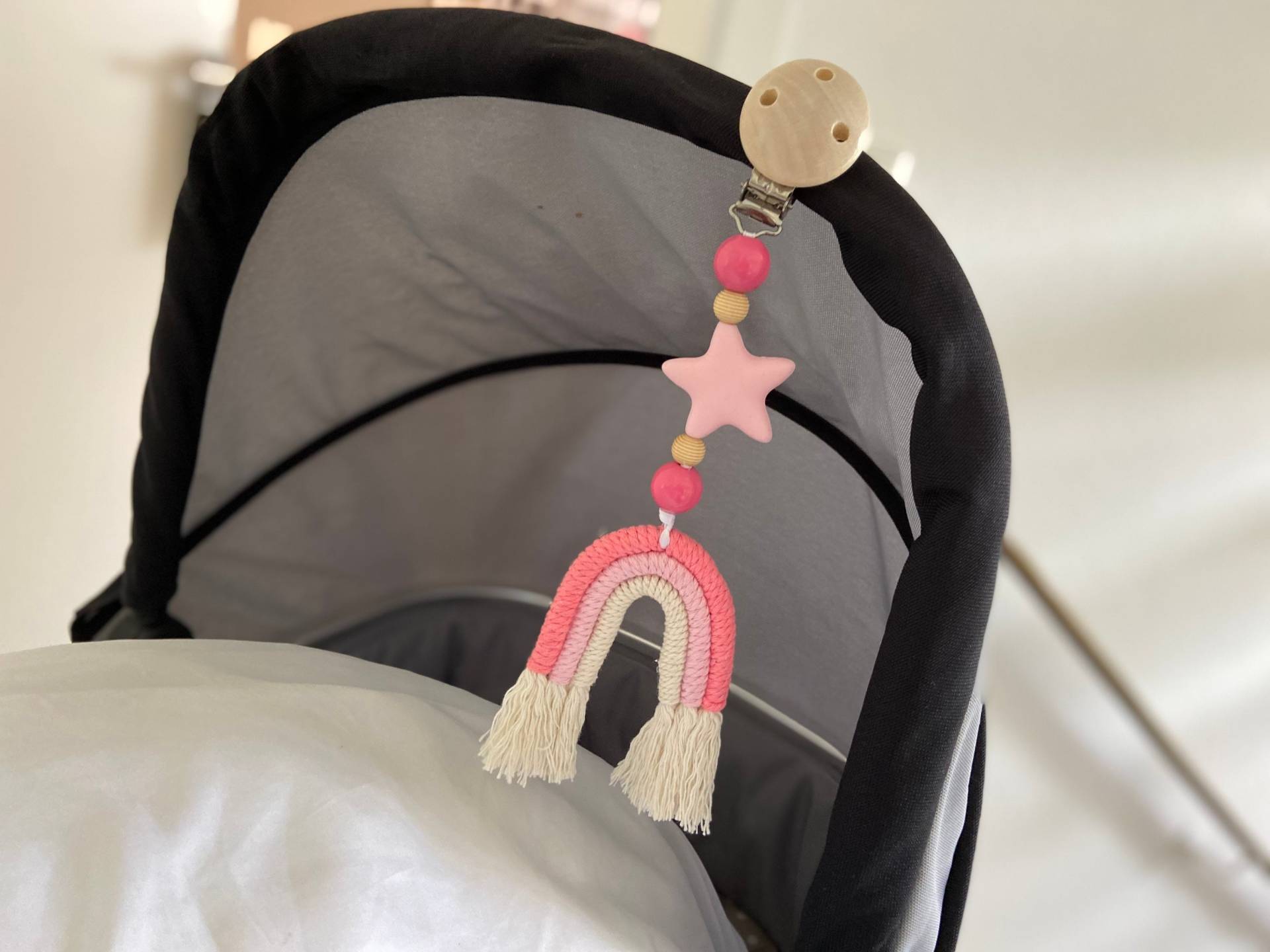 Kinderwagenkette Anhänger Regenbogen Kinderwagen Babysafe Mobile Geburt Geschenk Baby von Etsy - AllesausliebeByInka