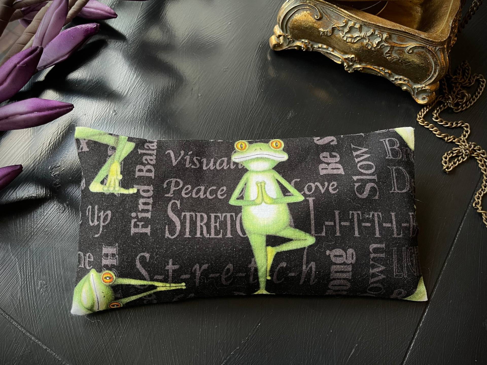 Yoga Augenkissen Frosch, Bio-Leinsamen, Bio-Lavendel, Waschbar Entspannung Meditation Reise Relax Schlaf Spa Wellness Savasana Kühlkissen Yoga Augenkissen Frosch, Bio-Leinsamen, Bio-Lavendel, Waschbar Entspannung Meditation Reise Relax Schlaf Spa Wellness Savasana Kühlkissen von Etsy - Alrunalovelace