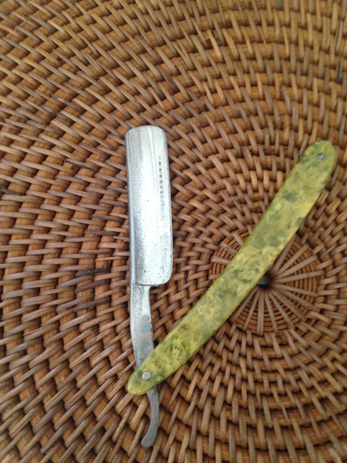 Vintage Shaffield England Streight Edge Rasiermesser Grün Und Gelb Marmorierter Griff von Etsy - AmazingCollections