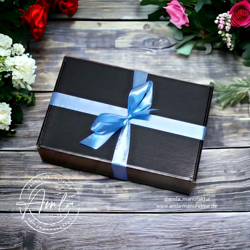Aufpreis Geschenk Karton Leer - Schwarz Mit Hellblauer Schleife I Passend Zu Unseren Saunatüchern Achtung Leere Geschenkbox von Etsy - AmlaManufaktur