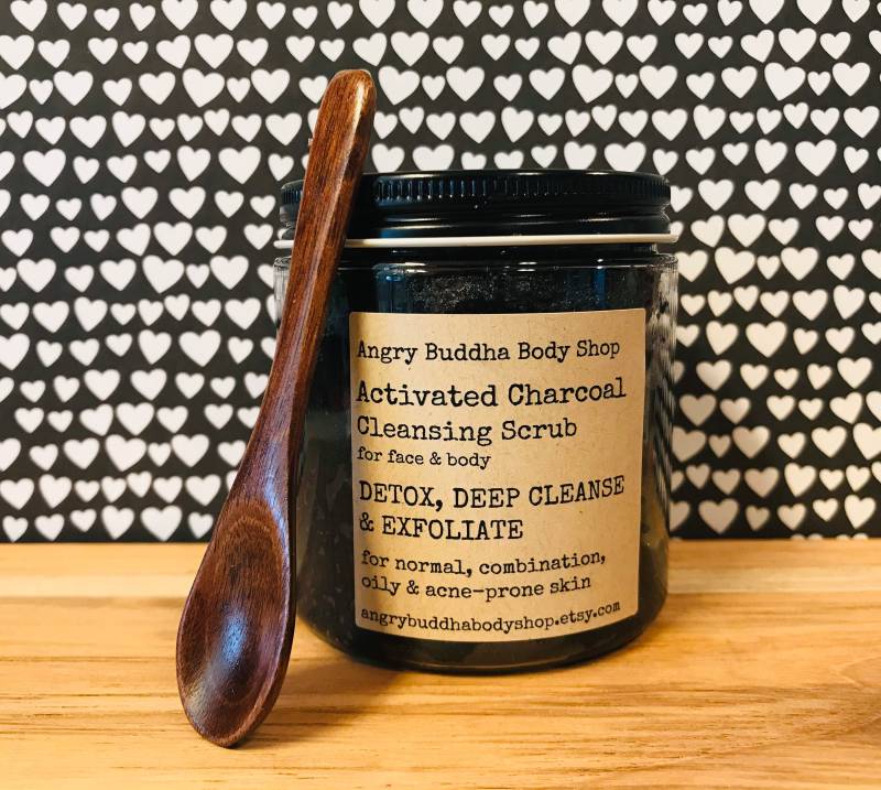 Aktivkohle-Seife, Schaumseife, Gesichts - Und Körperpeeling von Etsy - AngryBuddhaBodyShop