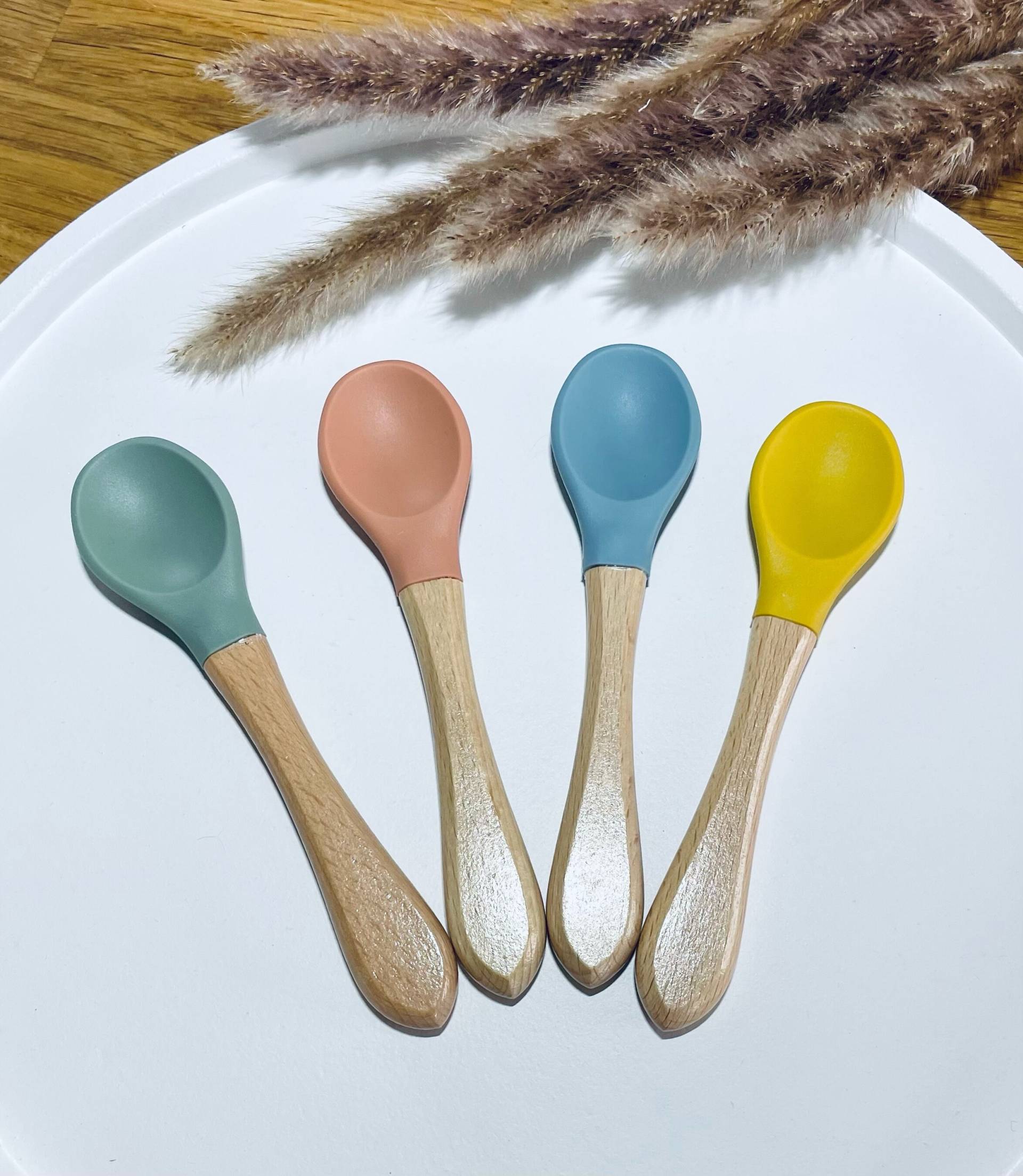 Löffel Aus Silikon Und Holz 4 Verschiedene Farben Wählbar Lebensmittelecht Frei Von Bpa Pvc von Etsy - AnihappykidsShop