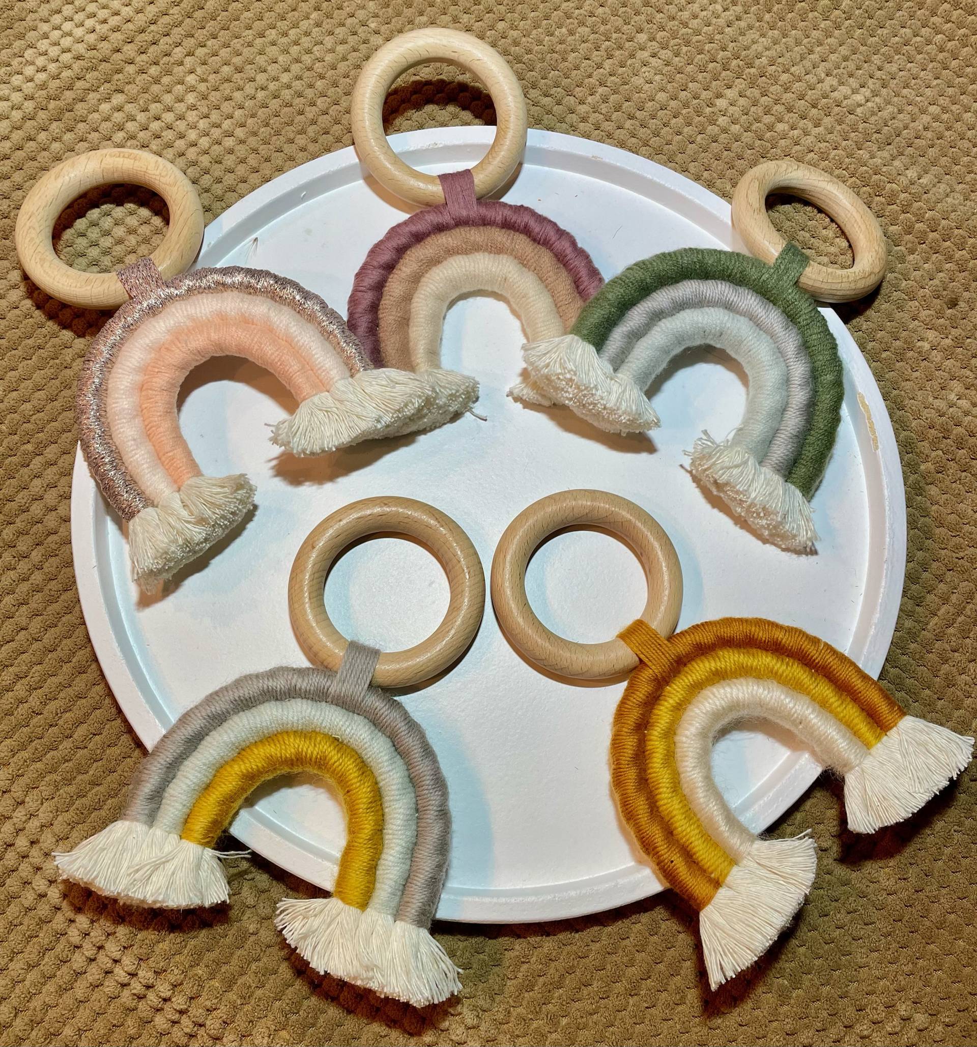 Regenbogen Aus Makramee, Personalisierbar, Als Beißring, Greifling, Oder Wanddeko in 5 Farben Wählbar von Etsy - AnihappykidsShop