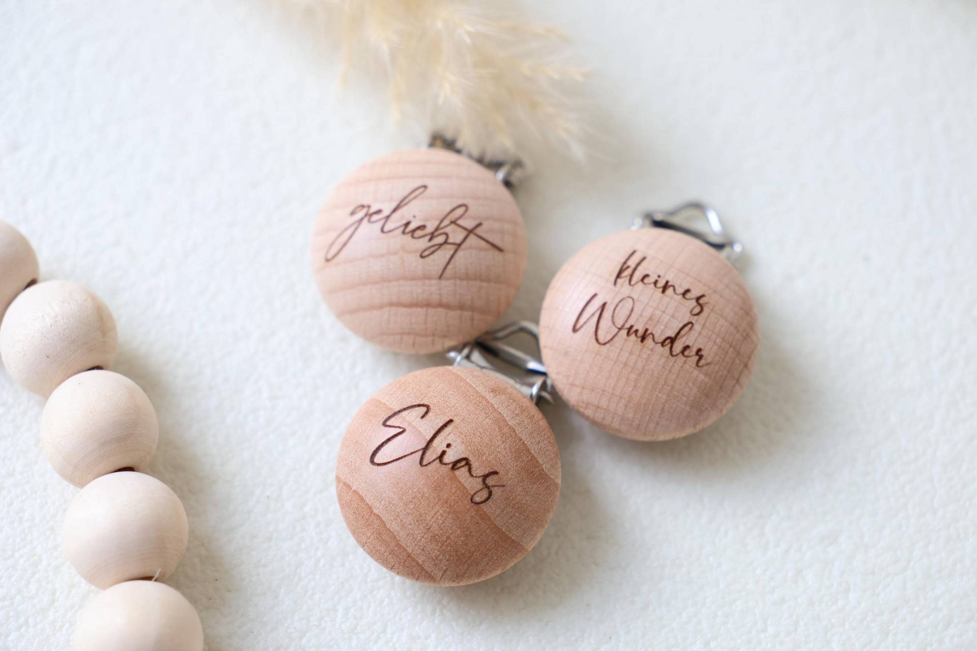 Schnullerkette Clip Personalisiert Name Holz Wunschtext von Etsy - AnikasKreativwelt