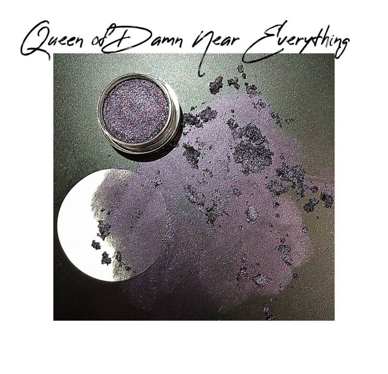 Eyeshadow Queen Of Damn Nahe Alles Longwearing Dark Purple Gepresst von Etsy - AnnaleeCosmetics