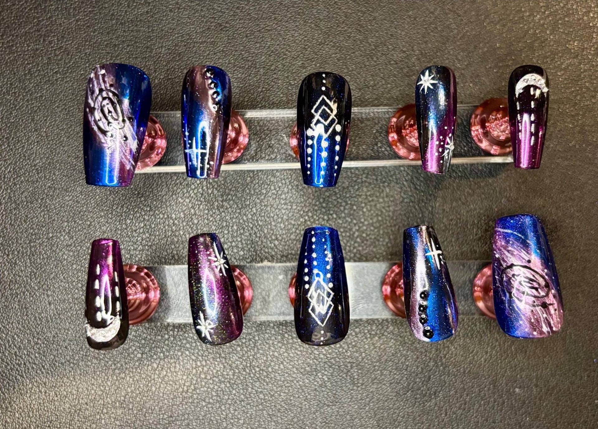 Galaxy Press On Nails, Versandfertig von Etsy - AnnasNailsOnWheels