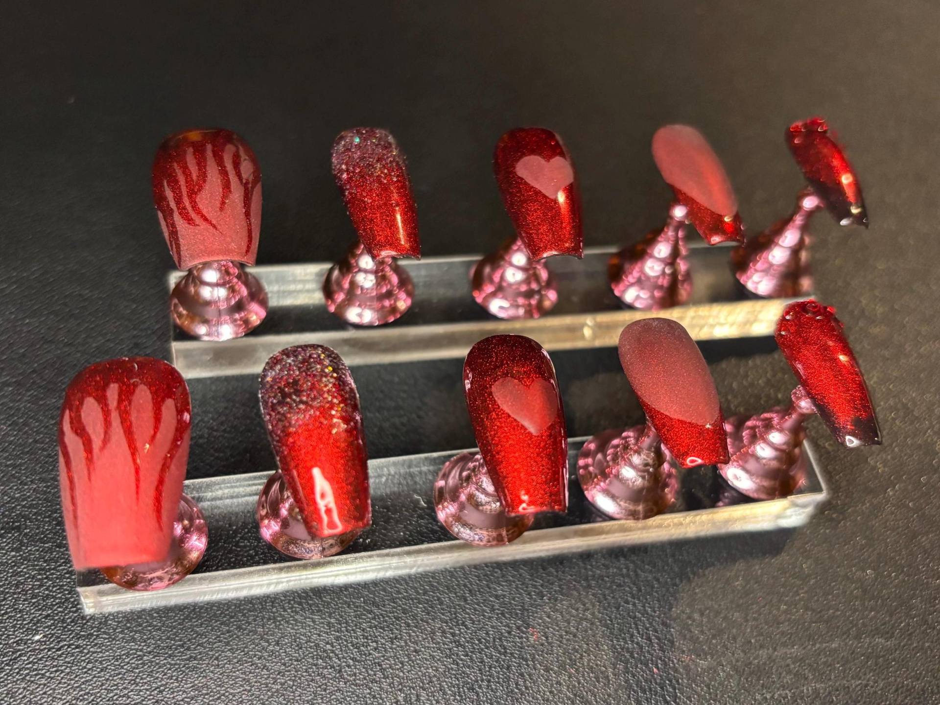 Rotes Set Press On Nails, Versandfertig von Etsy - AnnasNailsOnWheels