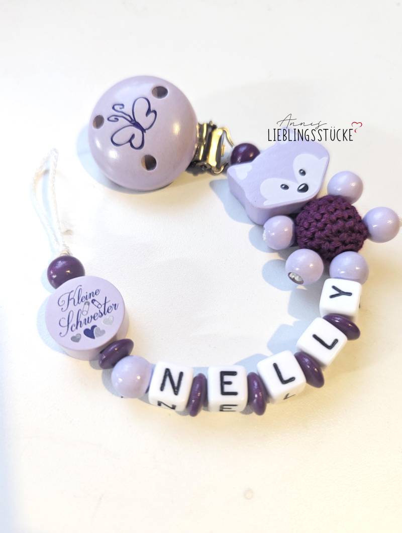 Schnullerkette Mit Namen Mädchen Personalisiert Kleine Schwester Flieder Geburt Taufe Babygeschenk Babyparty von Etsy - AnniLieblingsstuecke