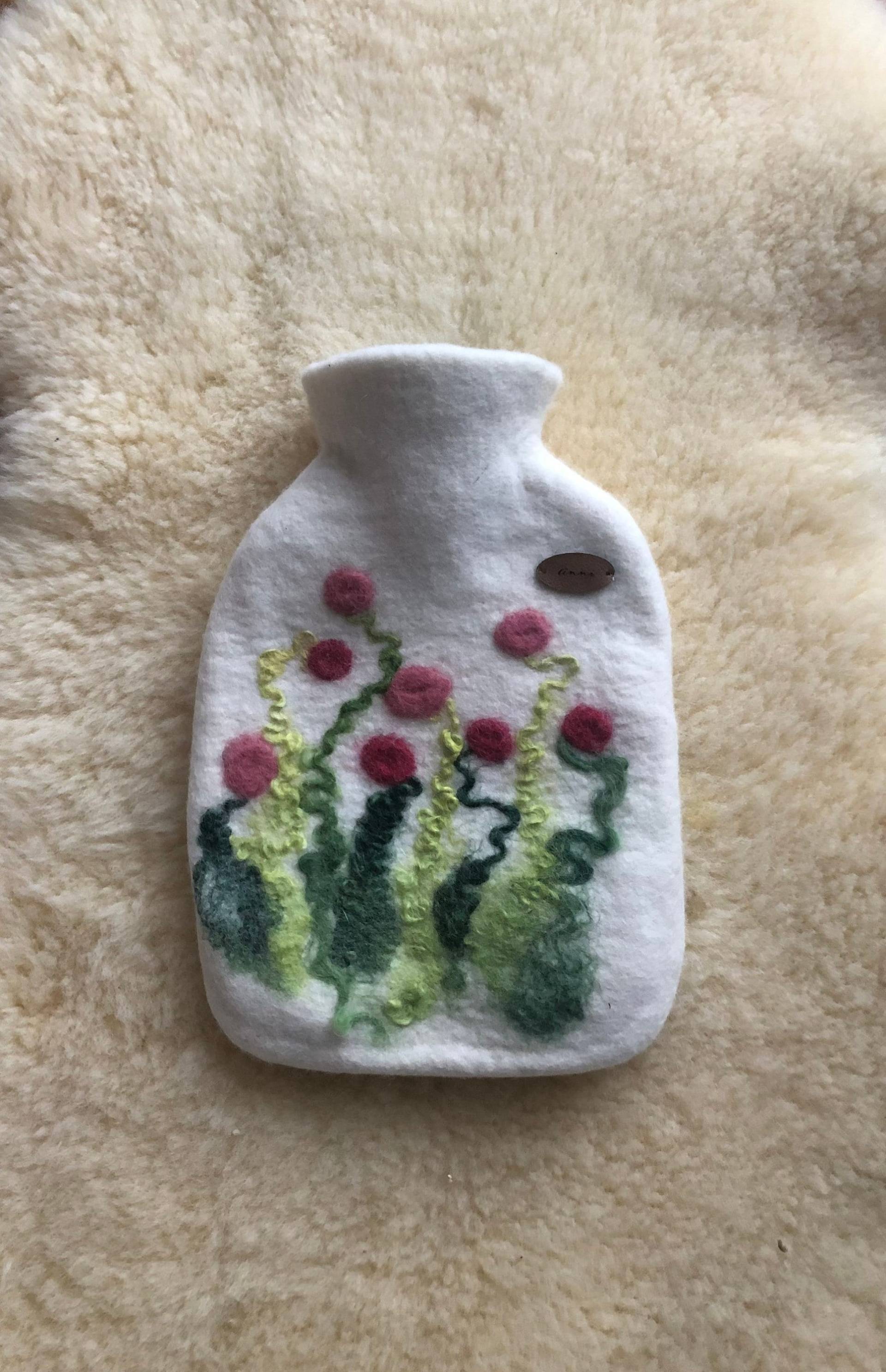 Umfilzte Wärmflasche Umfilzte Wärmflasche von Etsy - Annisherzstuecke