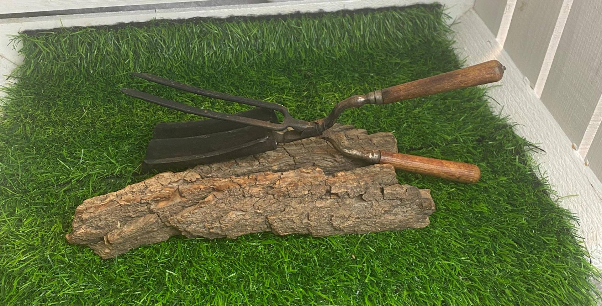 Seltenes Antikes Lockeneisen Gusseisen Lockenstab Vintage Mit Holzgriff Waserwelle Dauerwelle Geschenk Friseurin von Etsy - AnnodazumalShop