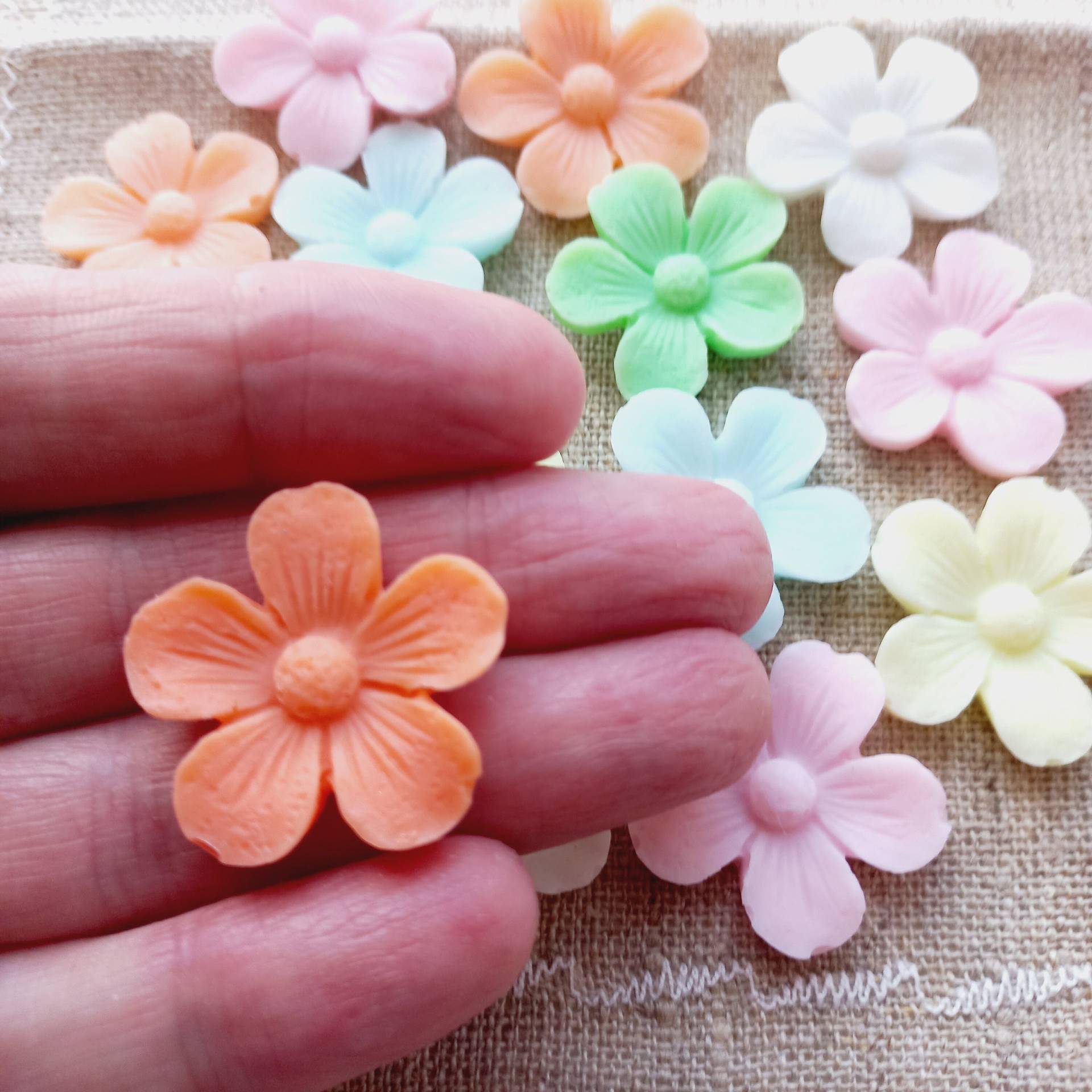 Mini Blumenseife, Lose Seife, Hochzeitsseife, Gästeseife, Babyseife, Reiseminiseife Mini Blumenseife, Lose Seife, Hochzeitsseife, Gästeseife, Babyseife, Reiseminiseife von Etsy - Annvijas
