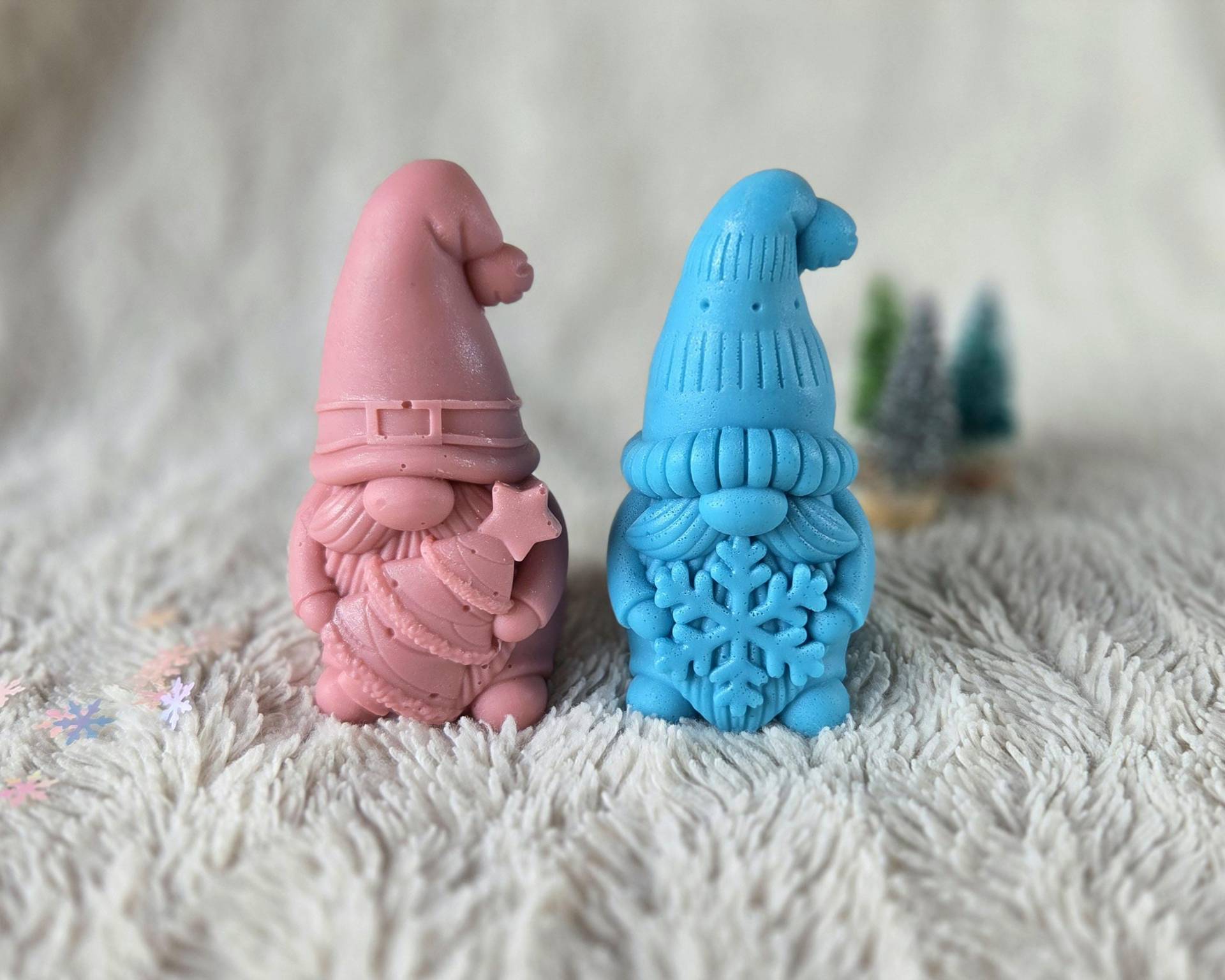 Weihnachtswichtel Seife - Handgemachte Wichtel-Seife in Rosa & Blau | Himbeer-Pannacotta Oder Winterduft „Christmas Spirit"/Xmas Soap Weihnachtswichtel Seife - Handgemachte Wichtel-Seife in Rosa & Blau | Himbeer-Pannacotta Oder Winterduft „Christmas Spirit"/Xmas Soap von Etsy - AquaLoveColors