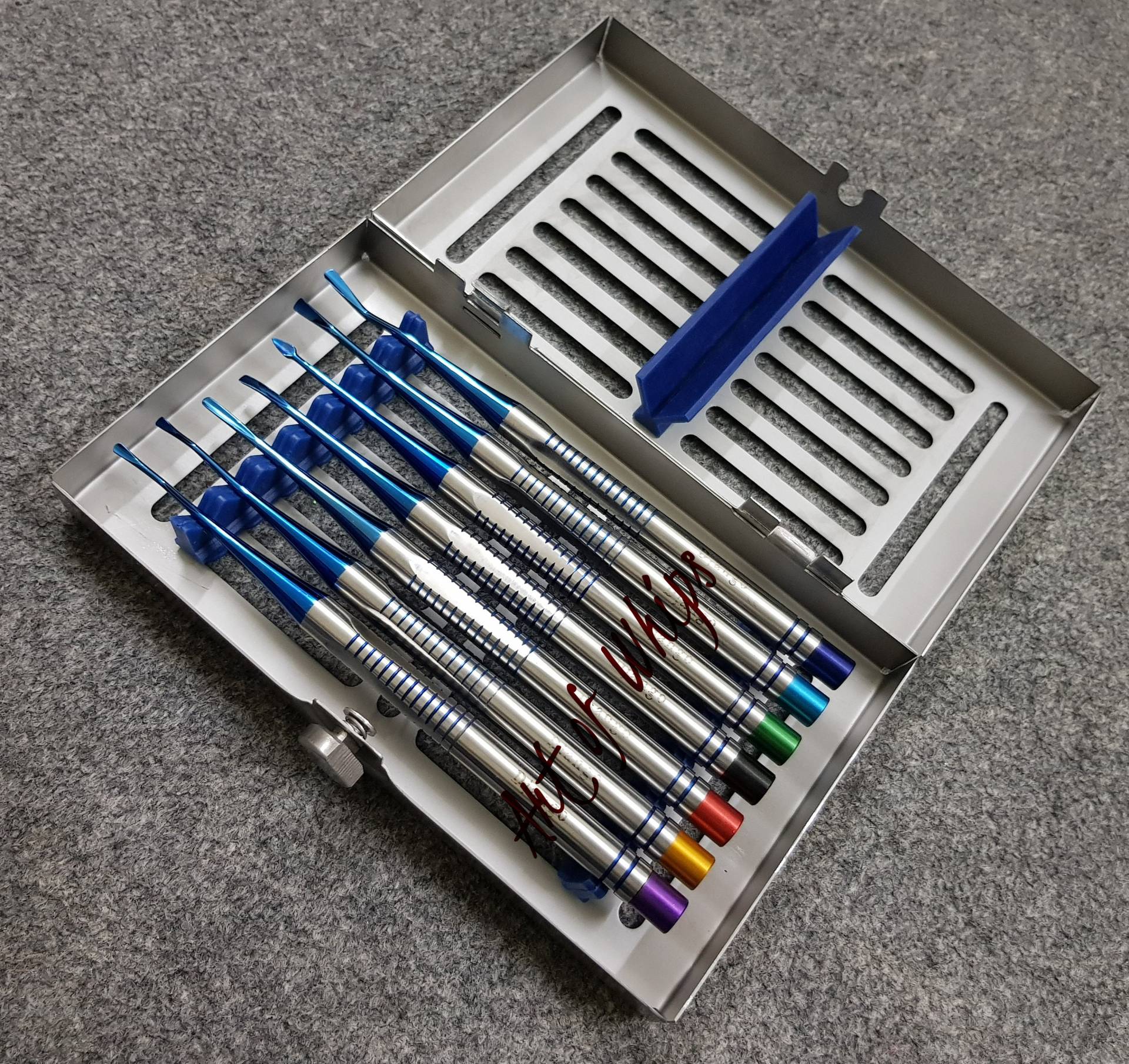 Dental Pdl Luxating Implant Root Elevators Periotomes Tips Set Of 7Pcs Blue Titanium With Cassette Dental Pdl Luxating Implant Root Elevators Periotomes Tips Set Of 7Pcs Blue Titanium With Cassette von Etsy - ArtOfWhips