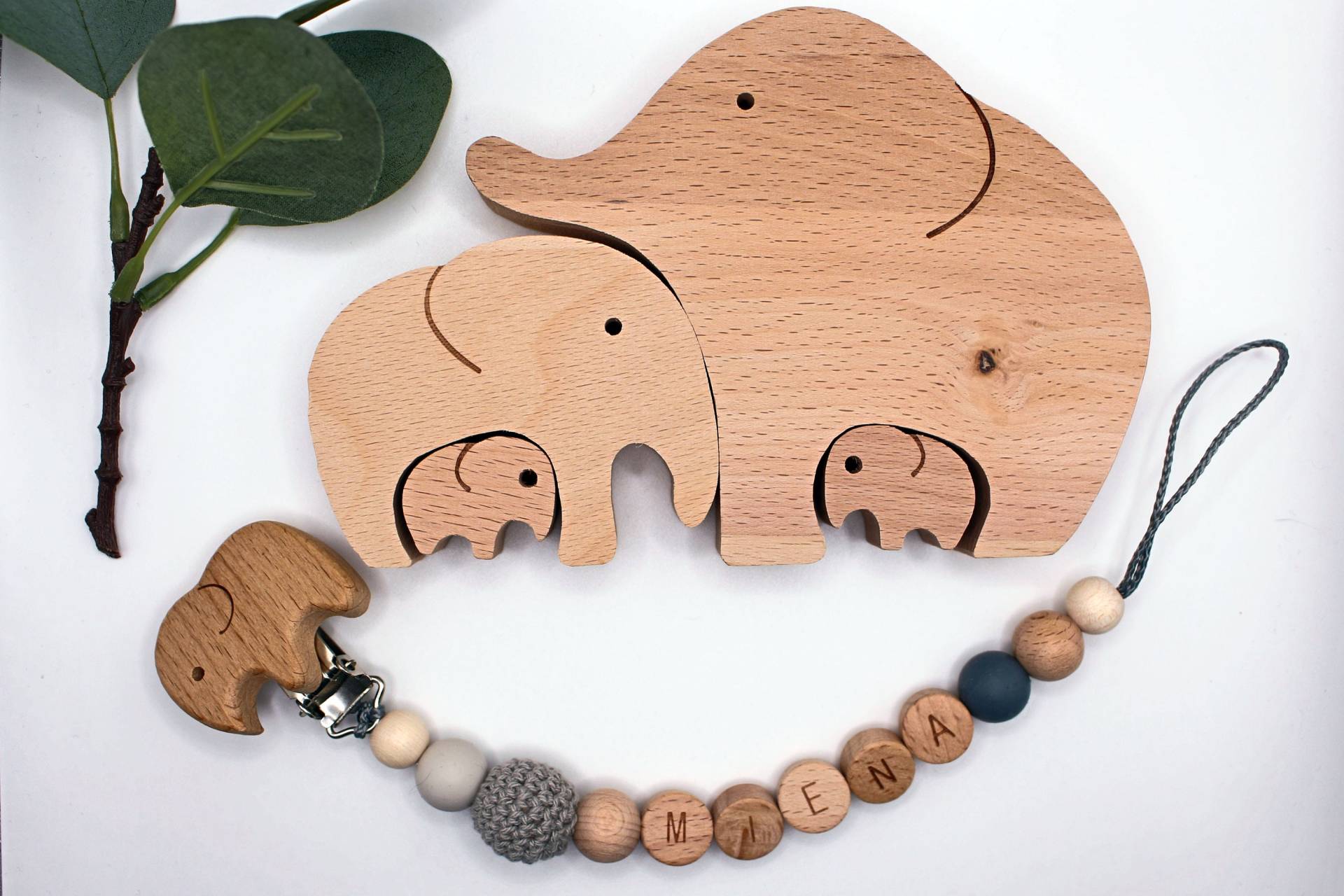 Holzset Elefant Mit Schnullerkette, Runde Buchstaben, Personalisiert von Etsy - ArtPearlBaby