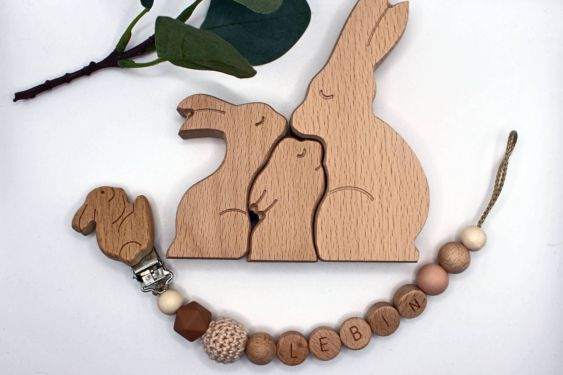Holzset Hase Mit Schnullerkette, Runde Buchstaben, Personalisiert von Etsy - ArtPearlBaby