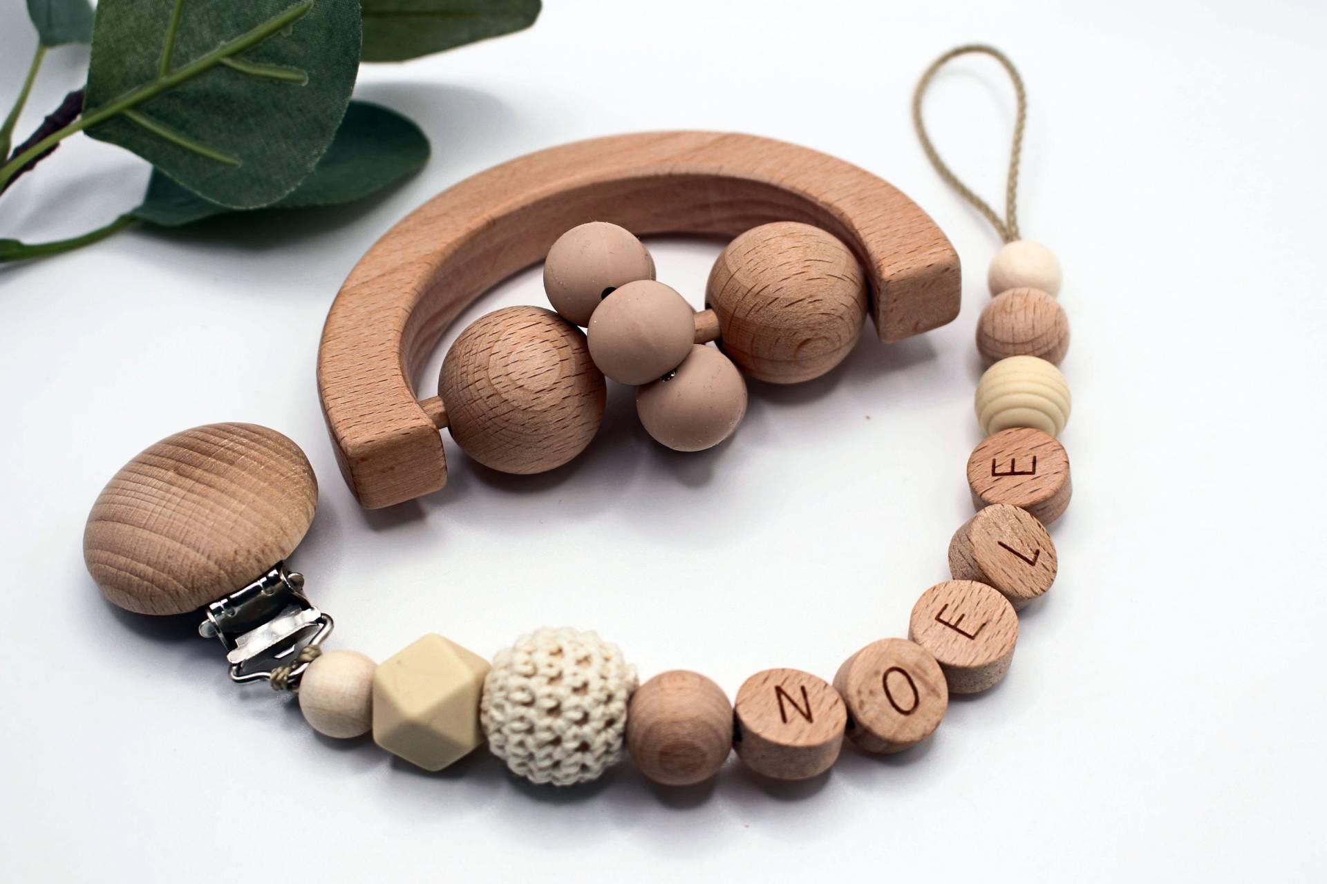Holzset Mond Mit Schnullerkette, Runde Buchstaben, Personalisiert von Etsy - ArtPearlBaby