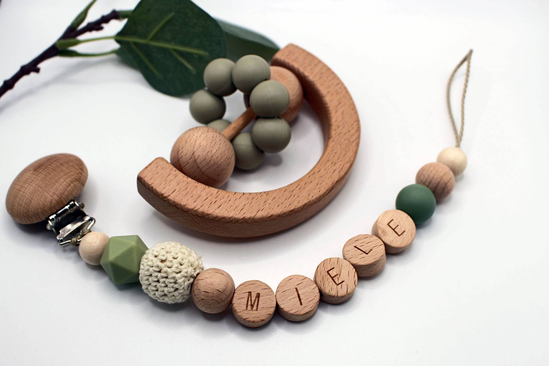 Holzset Mond Mit Schnullerkette, Runde Buchstaben, Personalisiert von Etsy - ArtPearlBaby