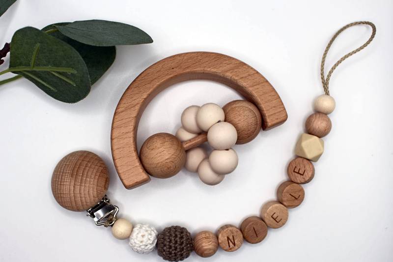 Holzset Mond Mit Schnullerkette, Runde Buchstaben, Personalisiert von Etsy - ArtPearlBaby