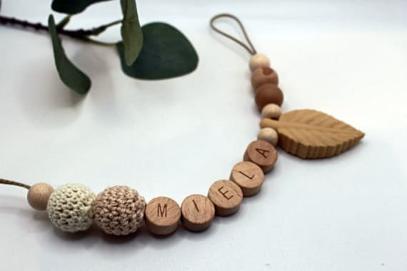 Schnullerkette, Runde Buchstaben, Wählbarer Clip, Personalisiert von Etsy - ArtPearlBaby