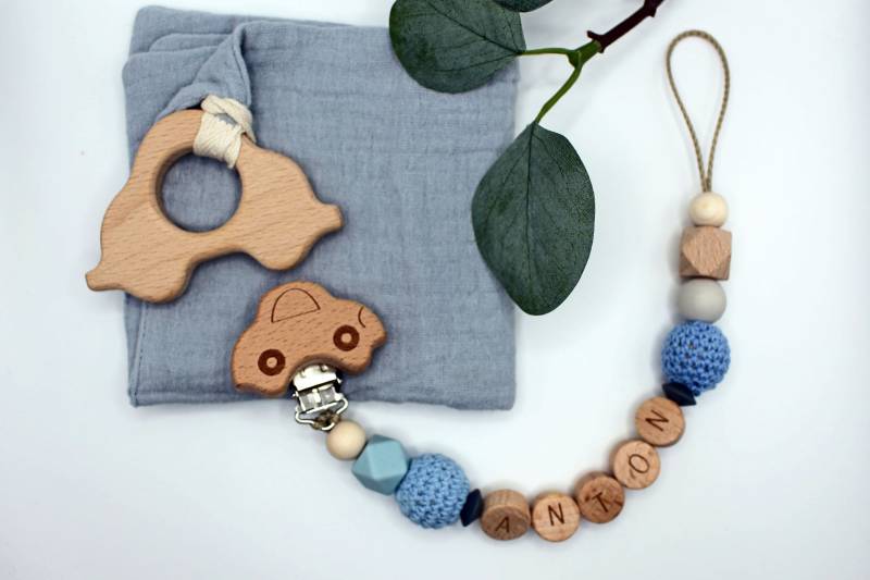 Schnullerkette Mit Auto, Kleines Tuch Und Auto-Anhänger, Runde Buchstaben, Personalisiert von Etsy - ArtPearlBaby