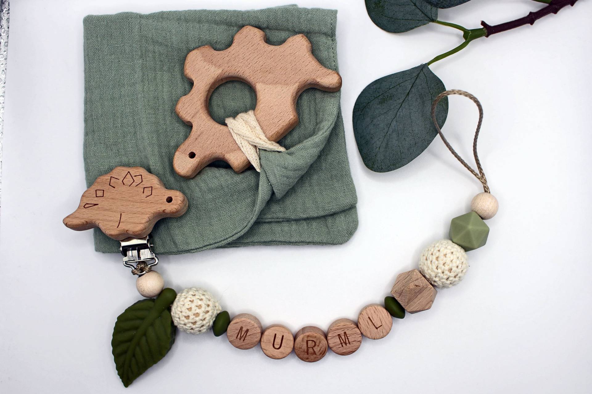 Schnullerkette Mit Dino, Kleines Tuch Und Dino-Anhänger, Eckige Buchstaben, Personalisiert Schnullerkette Mit Dino, Kleines Tuch Und Dino-Anhänger, Eckige Buchstaben, Personalisiert von Etsy - ArtPearlBaby