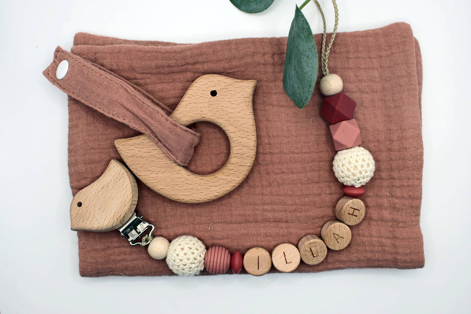 Schnullerkette Mit Vogel, Kleines Tuch Und Vogel-Anhänger, Runde Buchstaben, Personalisiert Schnullerkette Mit Vogel, Kleines Tuch Und Vogel-Anhänger, Runde Buchstaben, Personalisiert von Etsy - ArtPearlBaby
