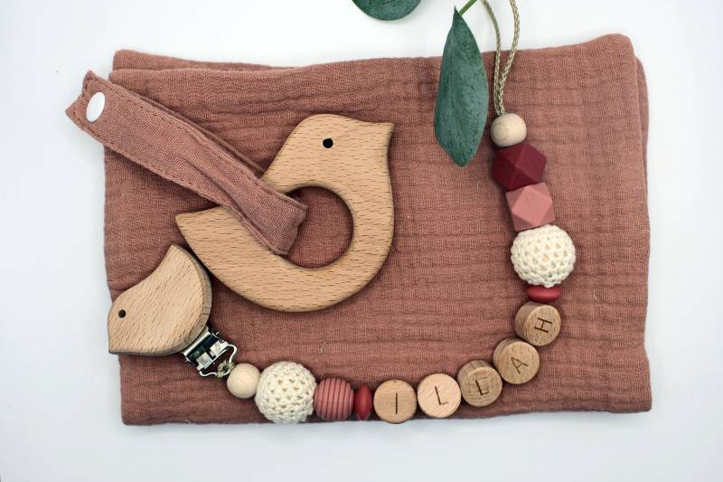 Schnullerkette Mit Vogel, Kleines Tuch Und Vogel-Anhänger, Runde Buchstaben, Personalisiert von Etsy - ArtPearlBaby