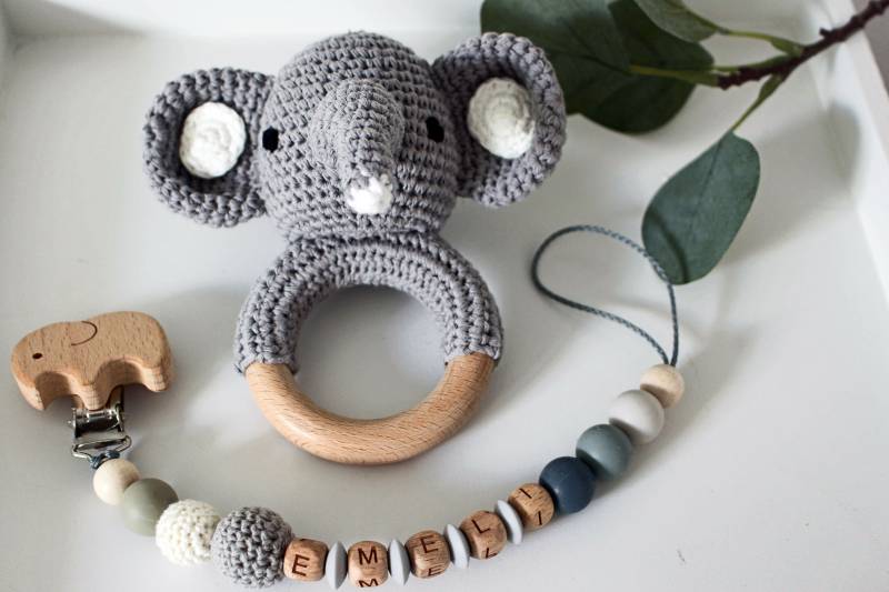 Schnullerkette Und Rassel Im Set, Personalisierbar, Geschenkset Elefant von Etsy - ArtPearlBaby