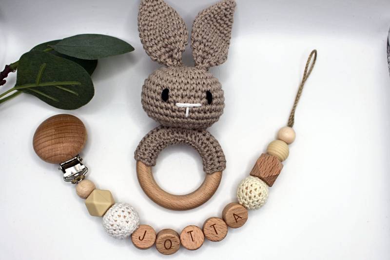 Schnullerkette Und Rassel Im Set, Personalisierbar, Geschenkset Hase von Etsy - ArtPearlBaby