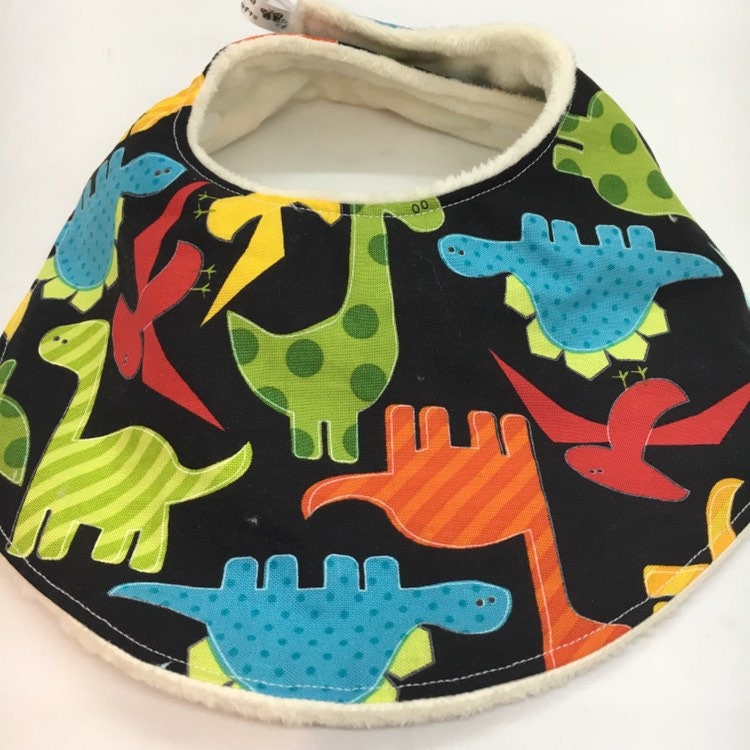 Baby Lätzchen, Sabber Dinosaurier, Dini, Jungen, Geschenk, Baby-Dusche-Geschenk, Baby-Accessoire von Etsy - AshgateCrafts