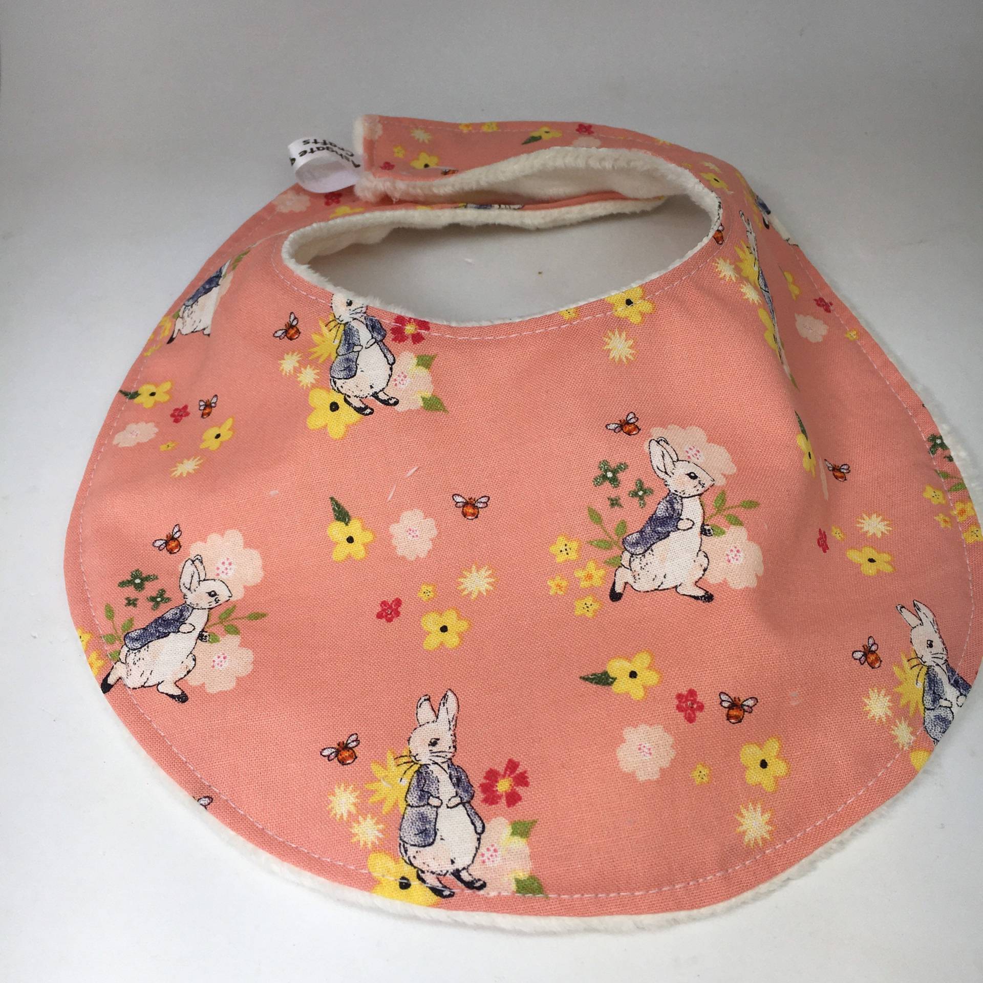 Lätzchen, Kaninchen, Baby Geschenk, Baby-Dusche-Geschenk, Neues Baby, Sabbern Baby-Zubehör Lätzchen, Kaninchen, Baby Geschenk, Baby-Dusche-Geschenk, Neues Baby, Sabbern Baby-Zubehör von Etsy - AshgateCrafts