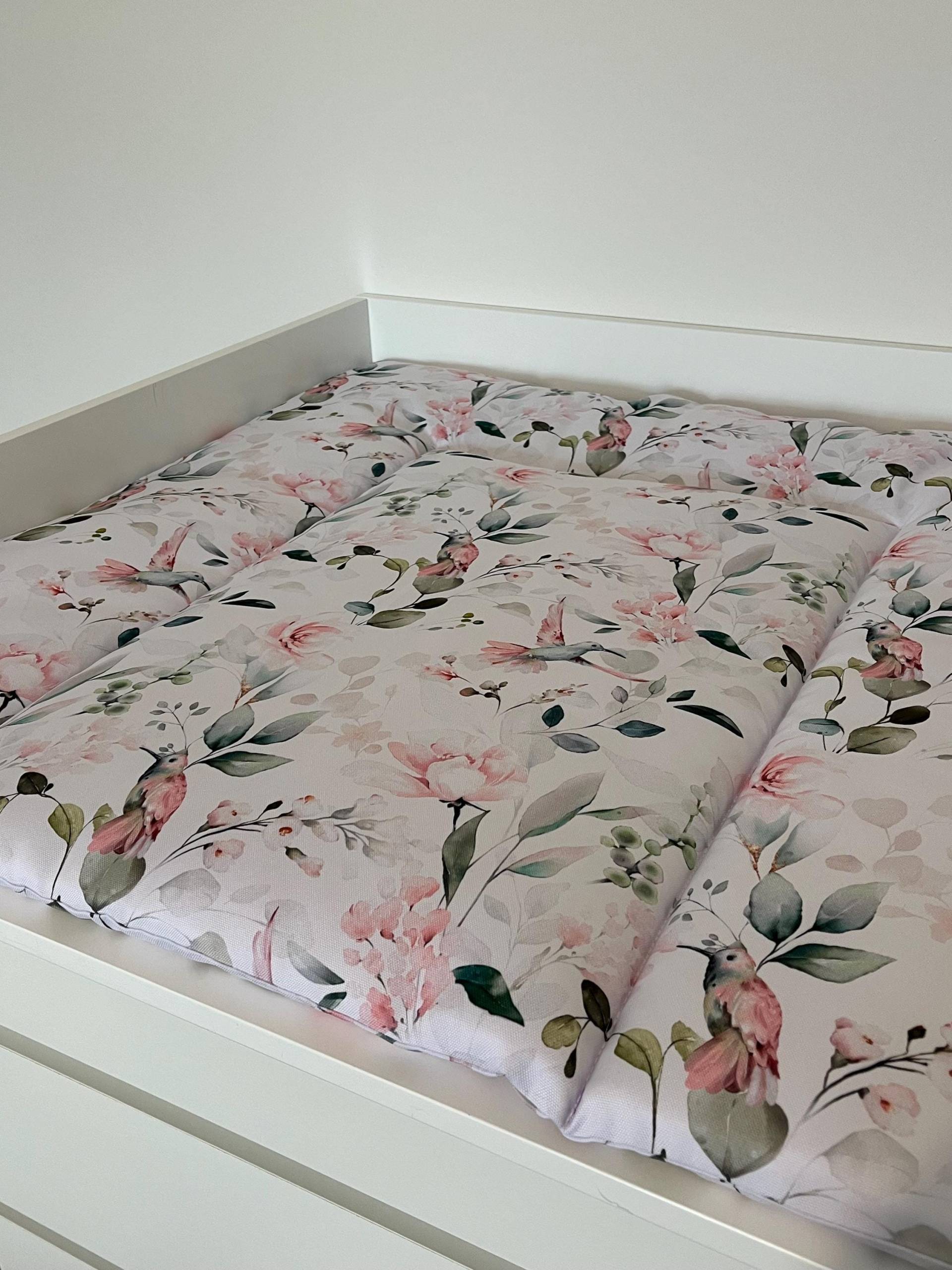 Wasserabweisende Wickelunterlage Wickeltisch, Babypartygeschenk, Geschenk Für Ein Neugeborenes, Blumen Babyzimmer Abwaschbare Wickelauflage von Etsy - AtelieMagique