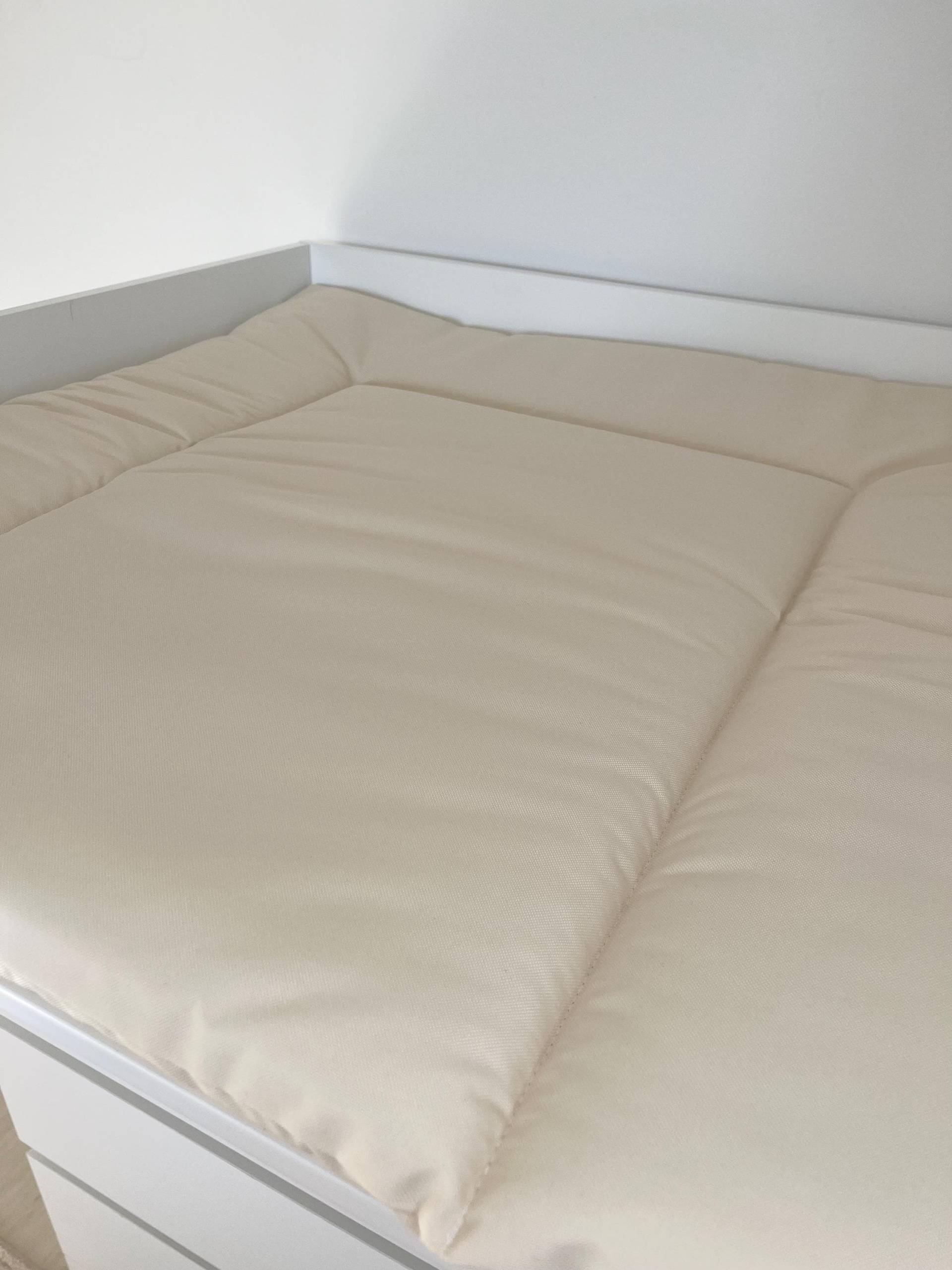 Wasserabweisende Wickelunterlage Für Wickeltisch, Wickelauflage Uni Beige Abwischbar Wickeltischauflage von Etsy - AtelieMagique