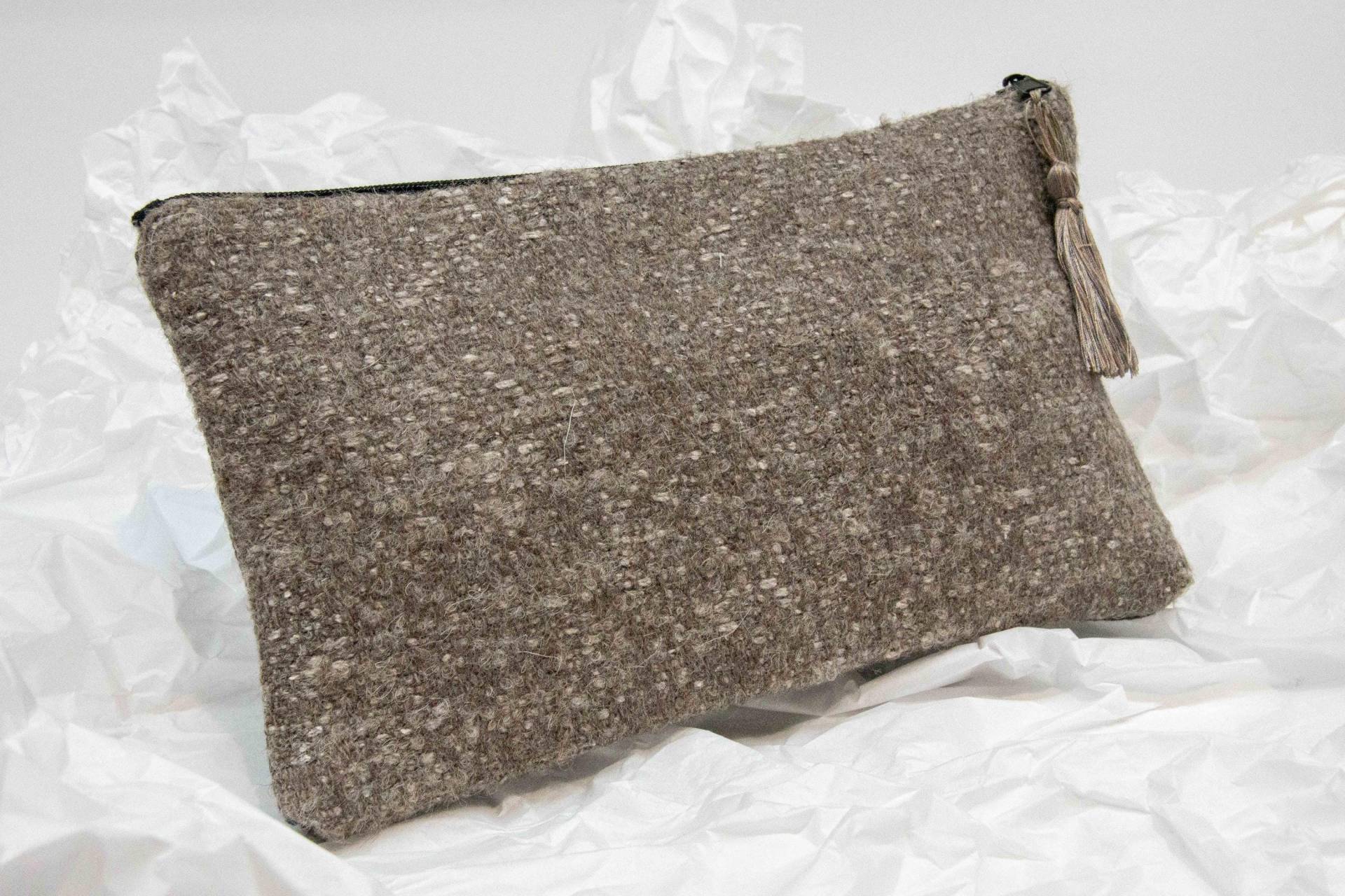 Beigefarbener Beutel, 24 cm X 15 Beigefarbener Beutel, 24 cm X 15 von Etsy - AtelierCarlosSalazar