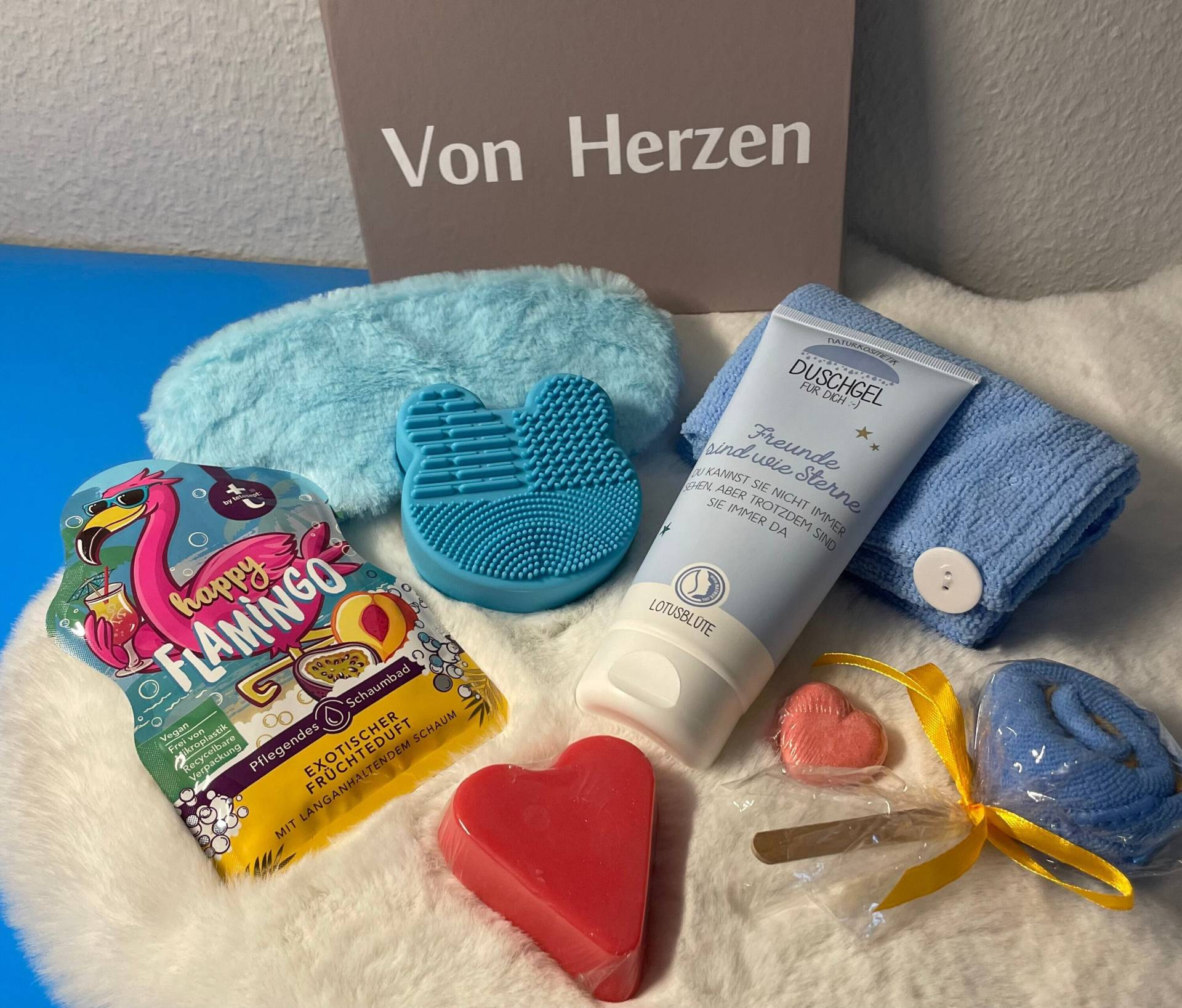 To Go - Geschenkbox "Beauty" Für Freunde Fertiges Geschenk | Beautytag Kosmetik Wohlfühl-Set Entspannung Wohlfühlen Liebe To Go - Geschenkbox "Beauty" Für Freunde Fertiges Geschenk | Beautytag Kosmetik Wohlfühl-Set Entspannung Wohlfühlen Liebe von Etsy - AtelierCatHamburg