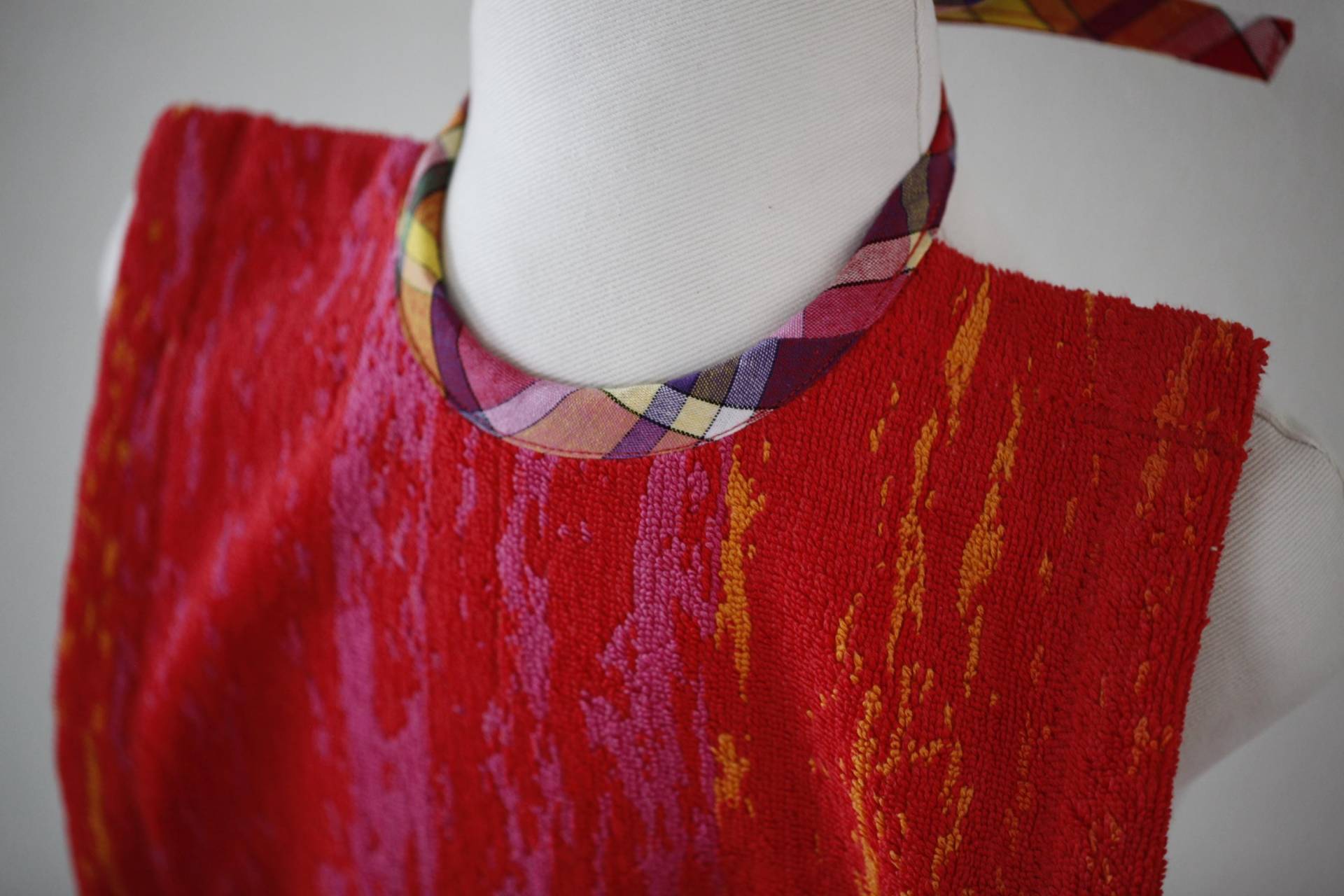 Latz Aus Frotté - Upcycling Produkt Latz Aus Frotté - Upcycling Produkt von Etsy - AtelierHommageA