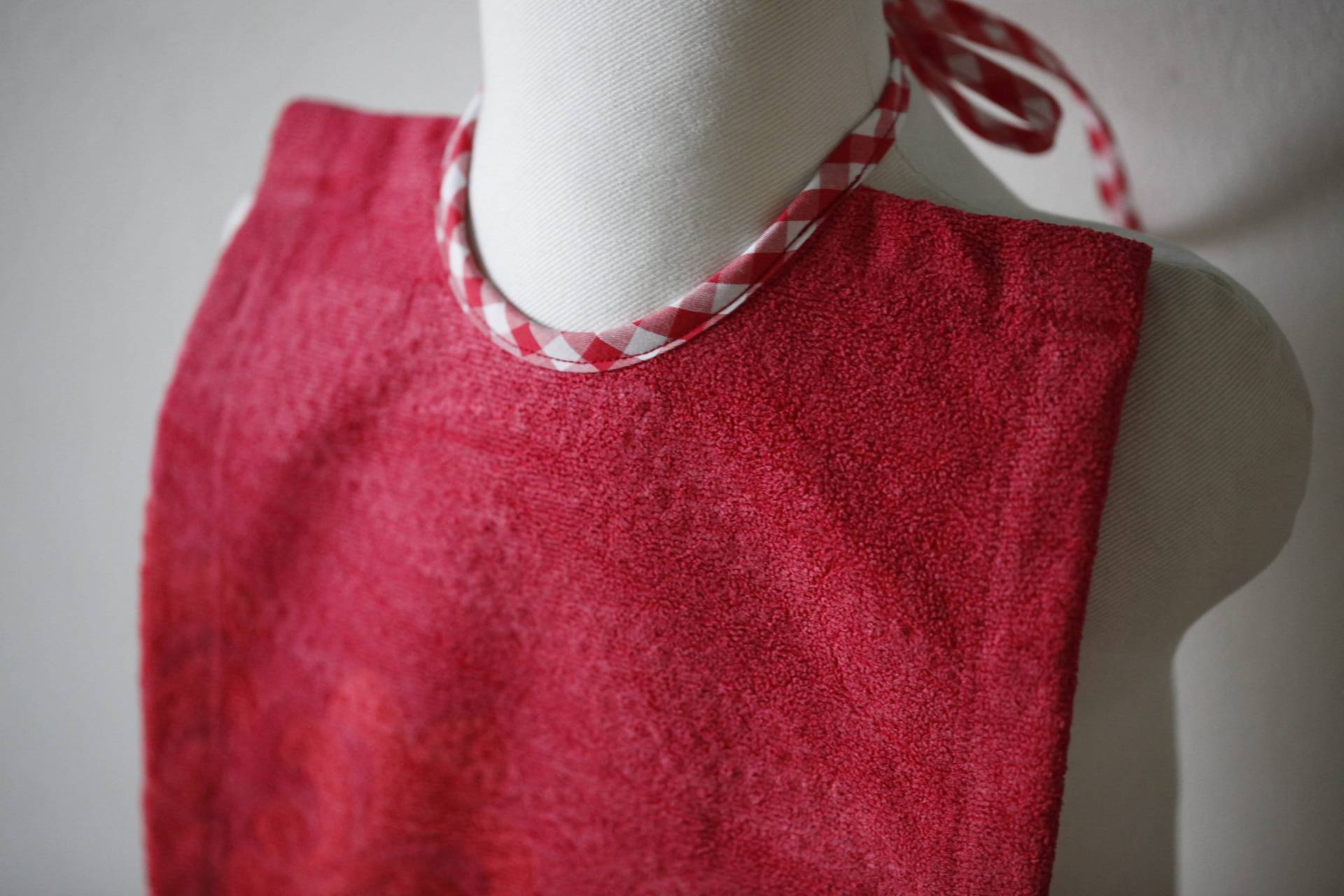 Latz Aus Frotté - Upcycling Produkt Latz Aus Frotté - Upcycling Produkt von Etsy - AtelierHommageA