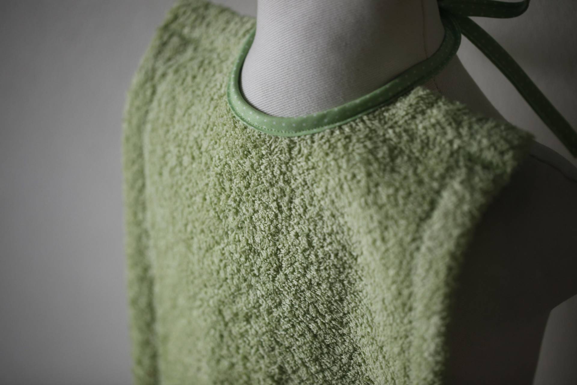Latz Aus Frotté - Upcycling Produkt Latz Aus Frotté - Upcycling Produkt von Etsy - AtelierHommageA