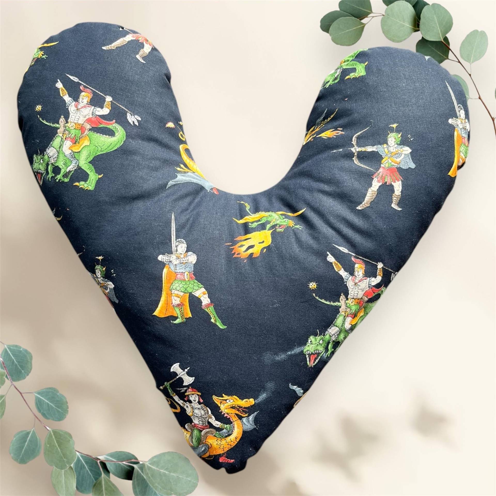 Herzkissen Herz Kissen Lagerungskissen Hund Drachen von Etsy - AtelierMajTaj